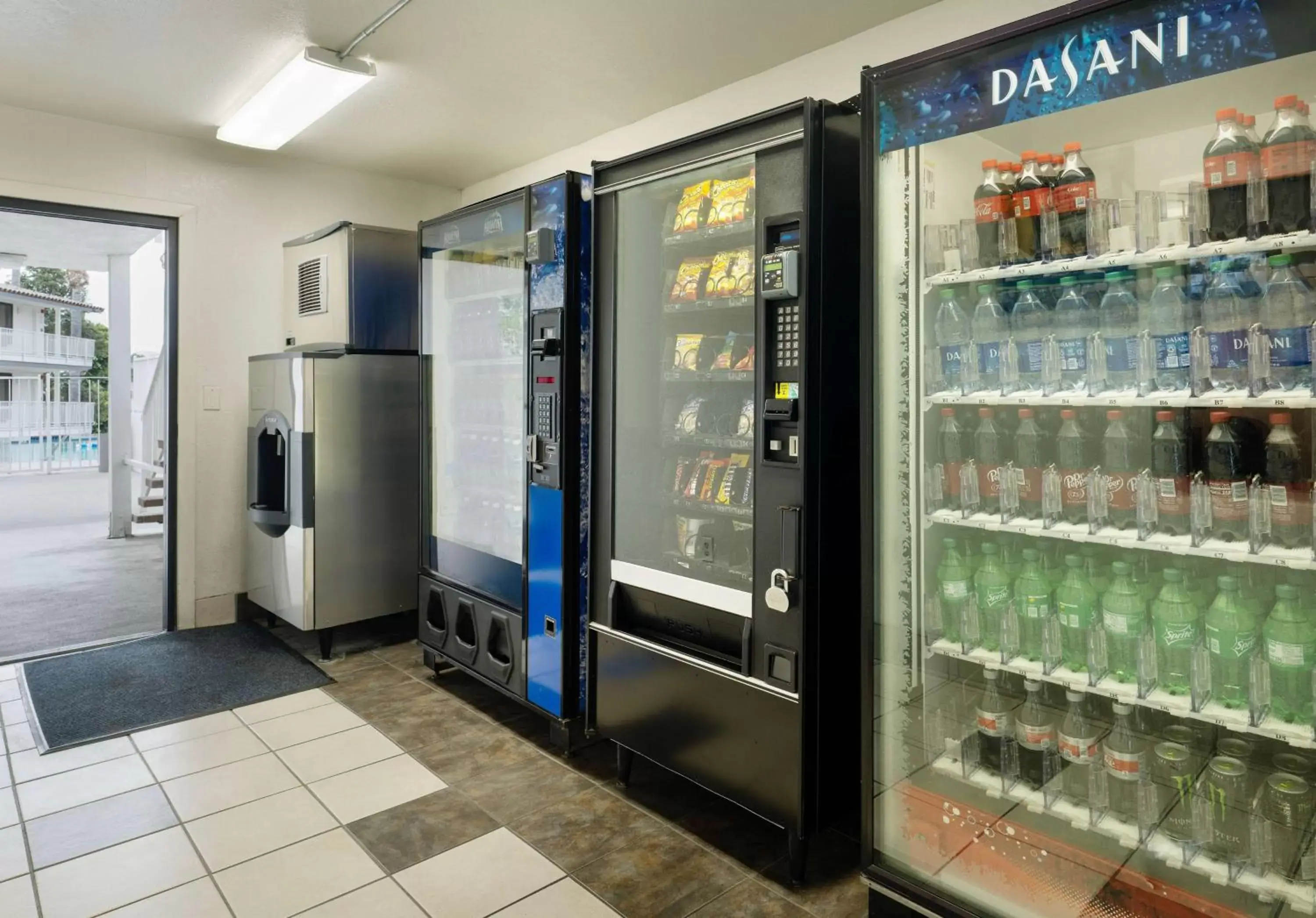 Property building in Motel 6-Camarillo, CA Property building in Motel 6-Camarillo, CA