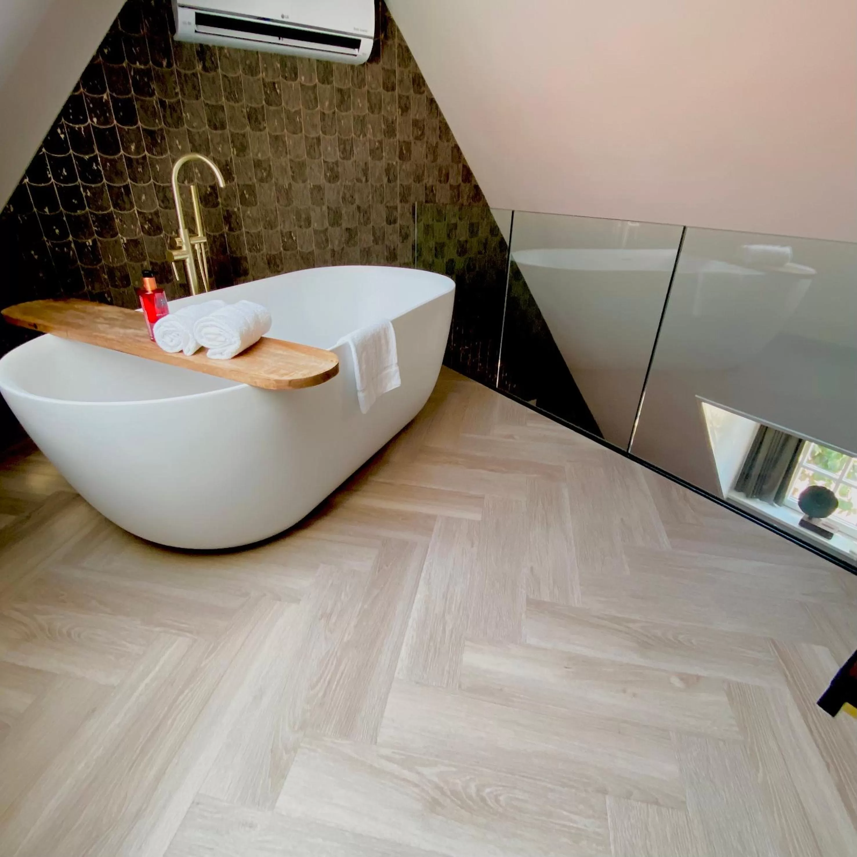 Harbour Suites Boutique Hotel