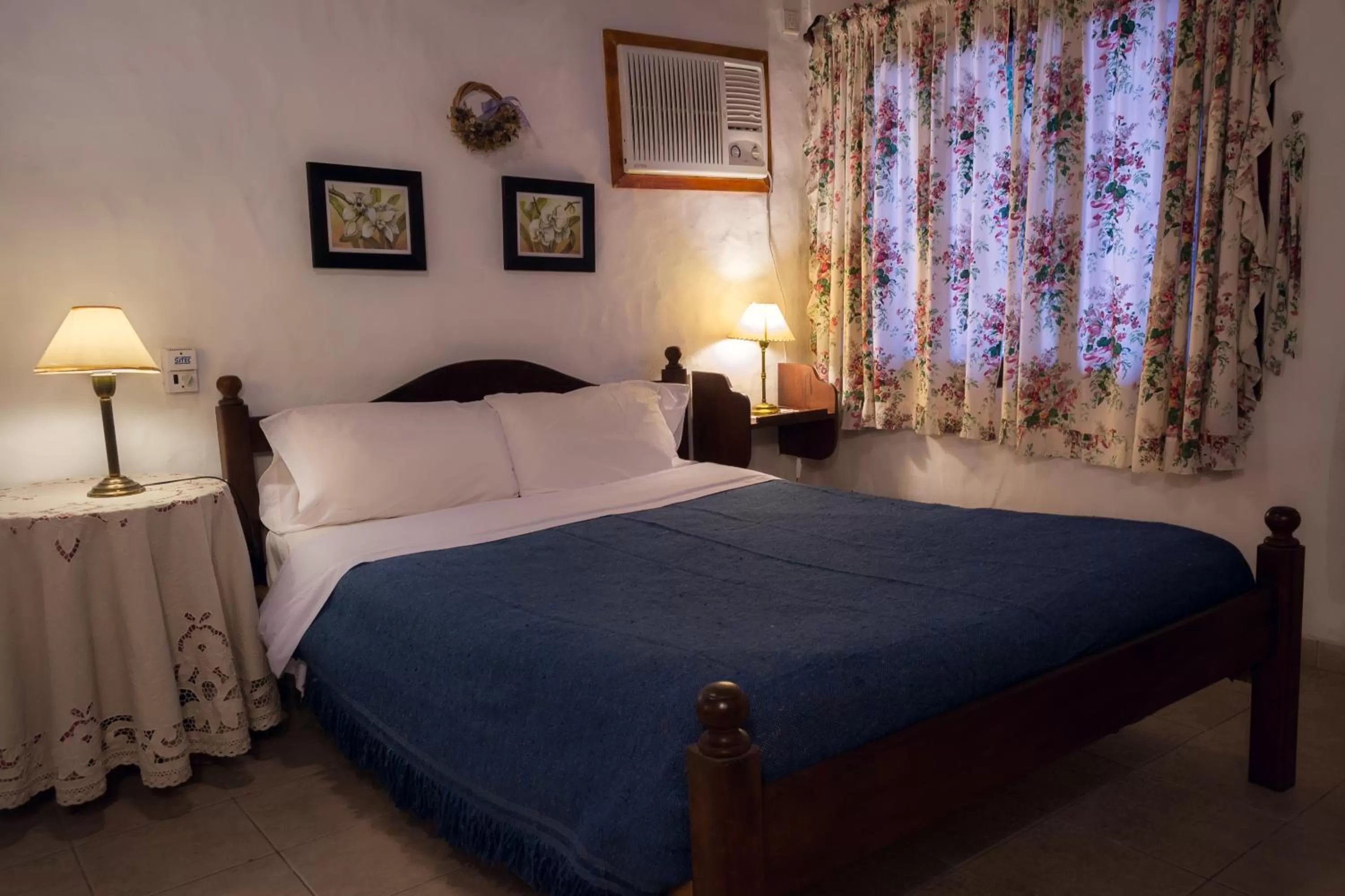 Bed in La Posada de Akasha