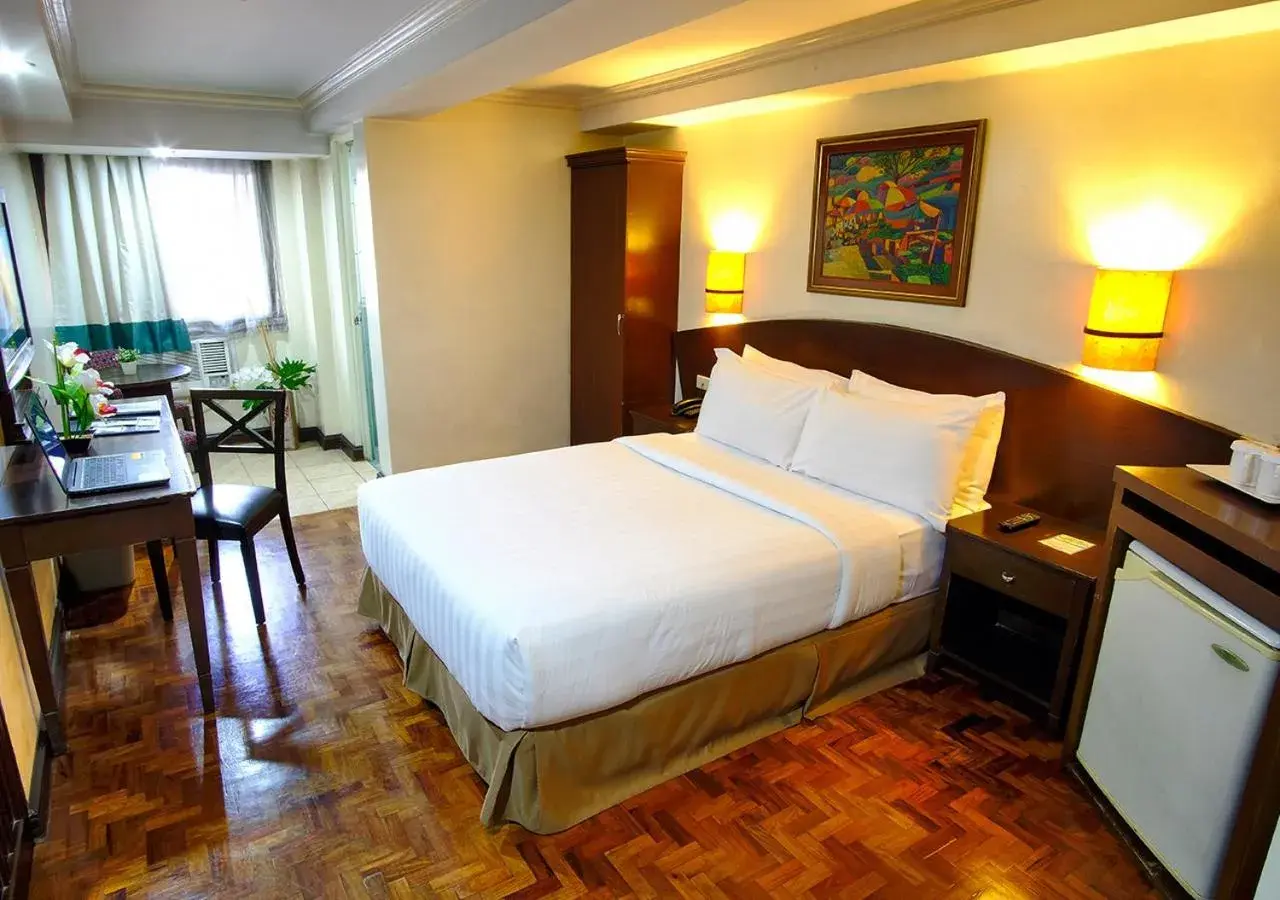 Bed in Fersal Hotel Manila