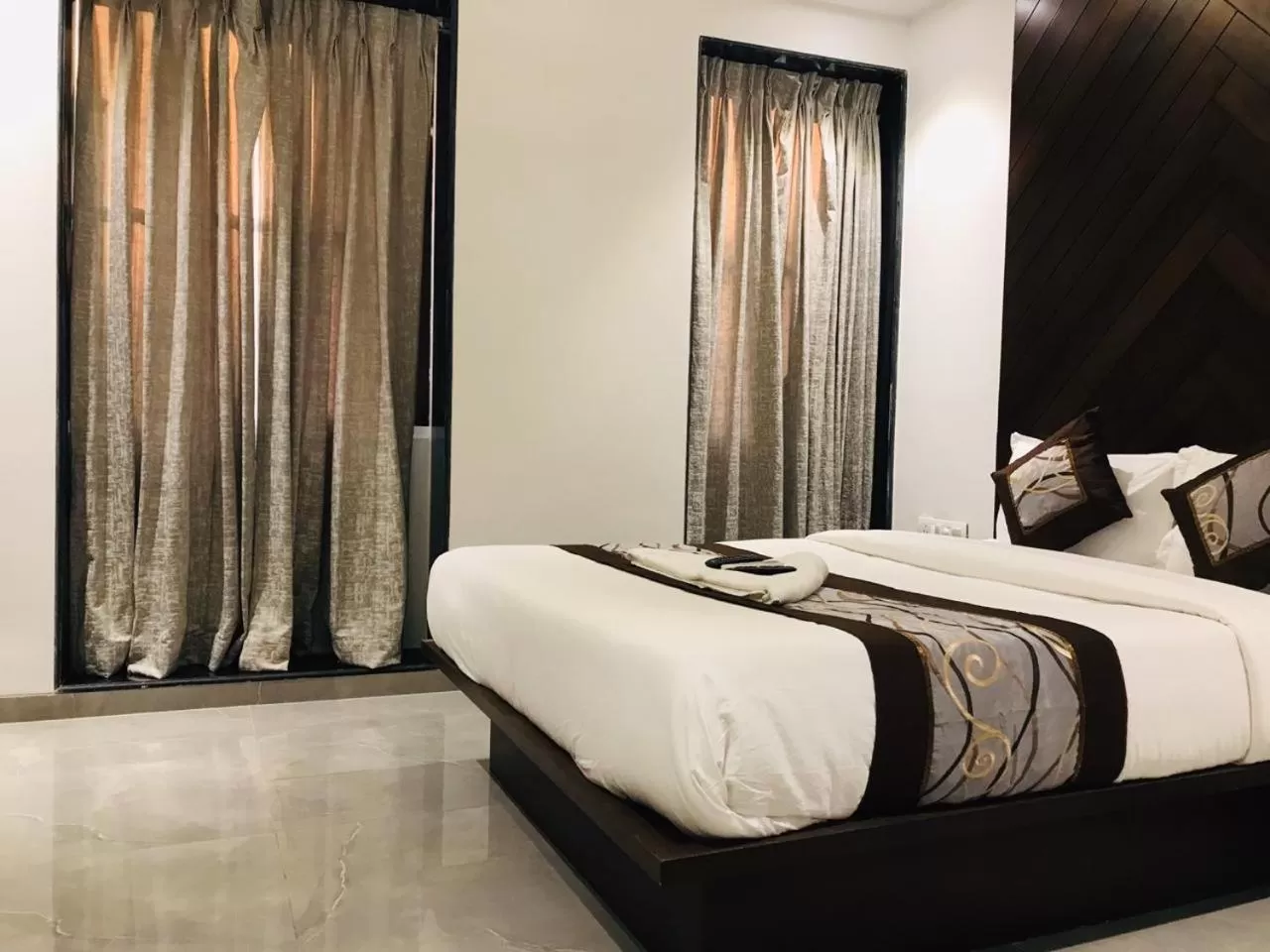 Bed in Hotel Flora Suites - Fort