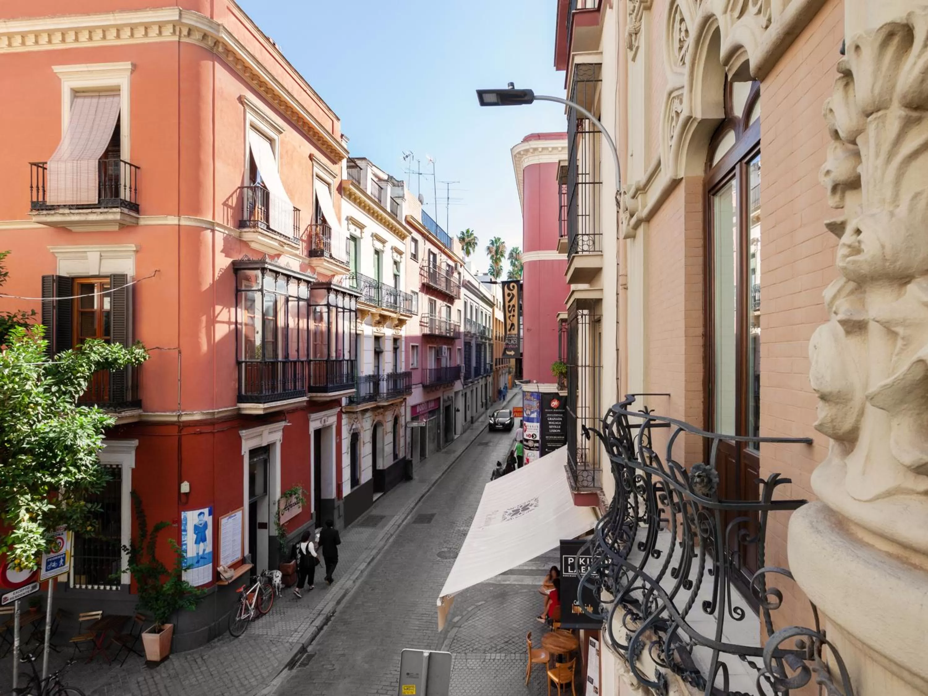 Neighbourhood in Numa Seville Solea