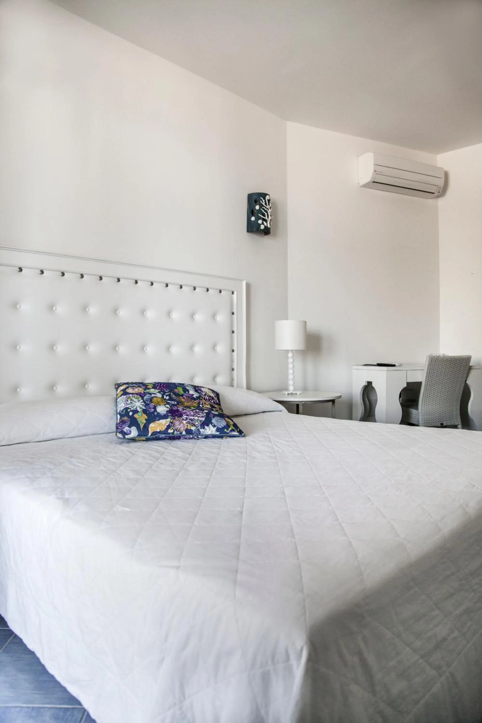 Bed in Hotel Cutimare - Aeolian Charme