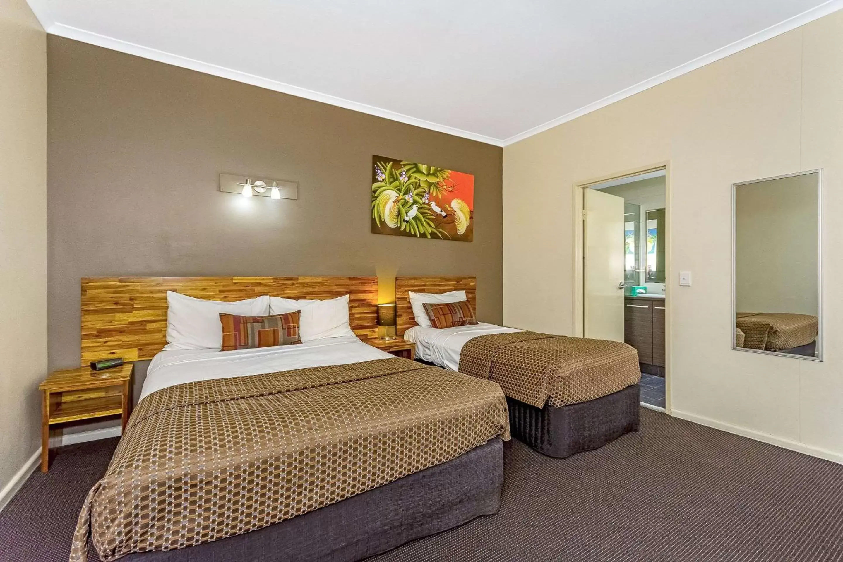 Photo of the whole room, Bed in Quality Hotel Darwin Airport