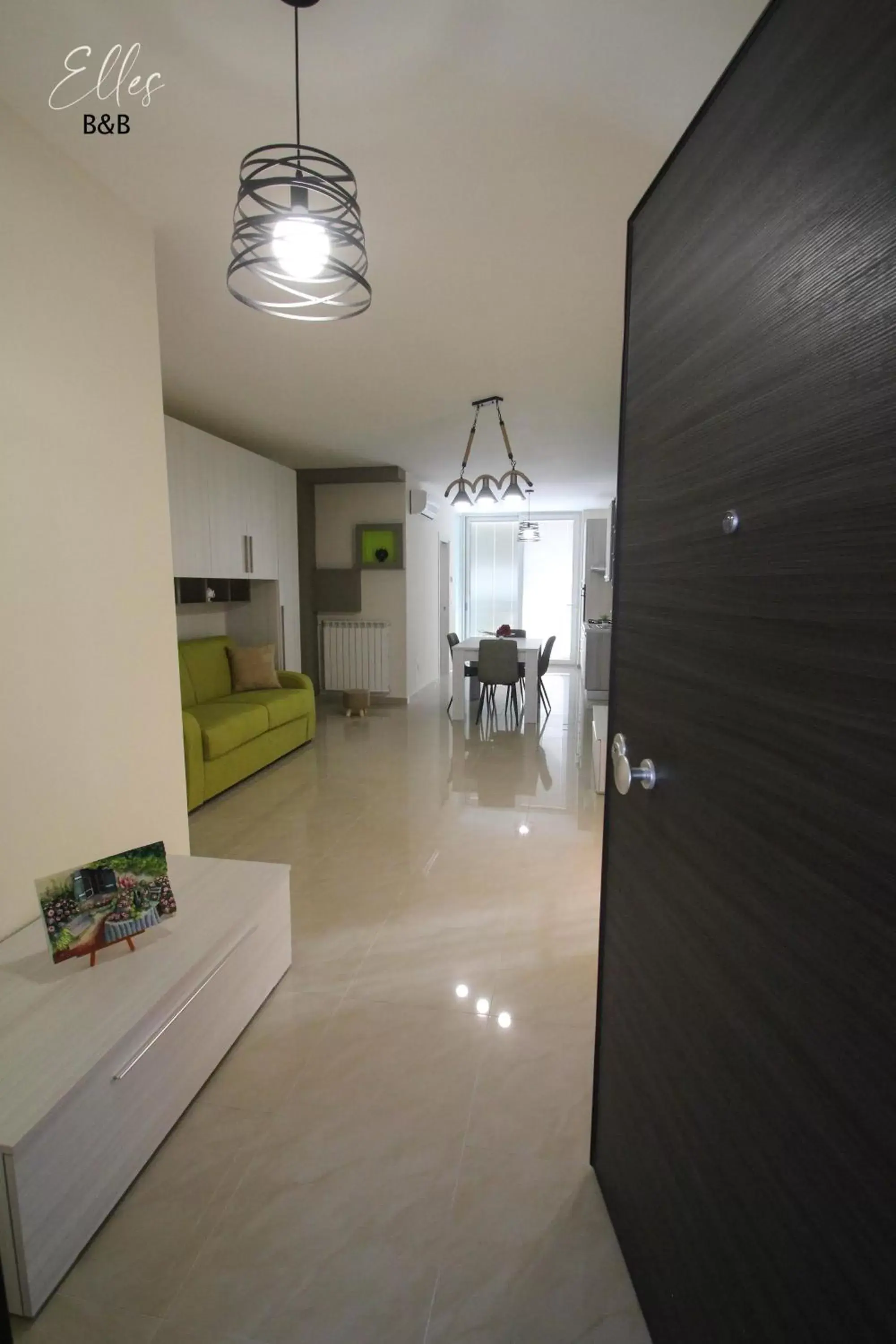 Studio with Sofa Bed in B&B Elles con parcheggio interno Studio with Sofa Bed in B&B Elles con parcheggio interno