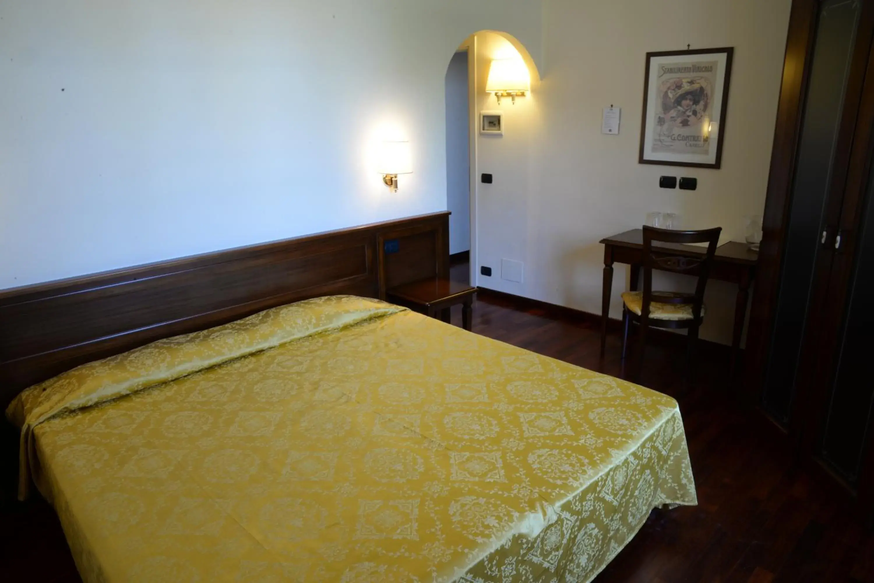 Bed in Villa Chiara Hotel