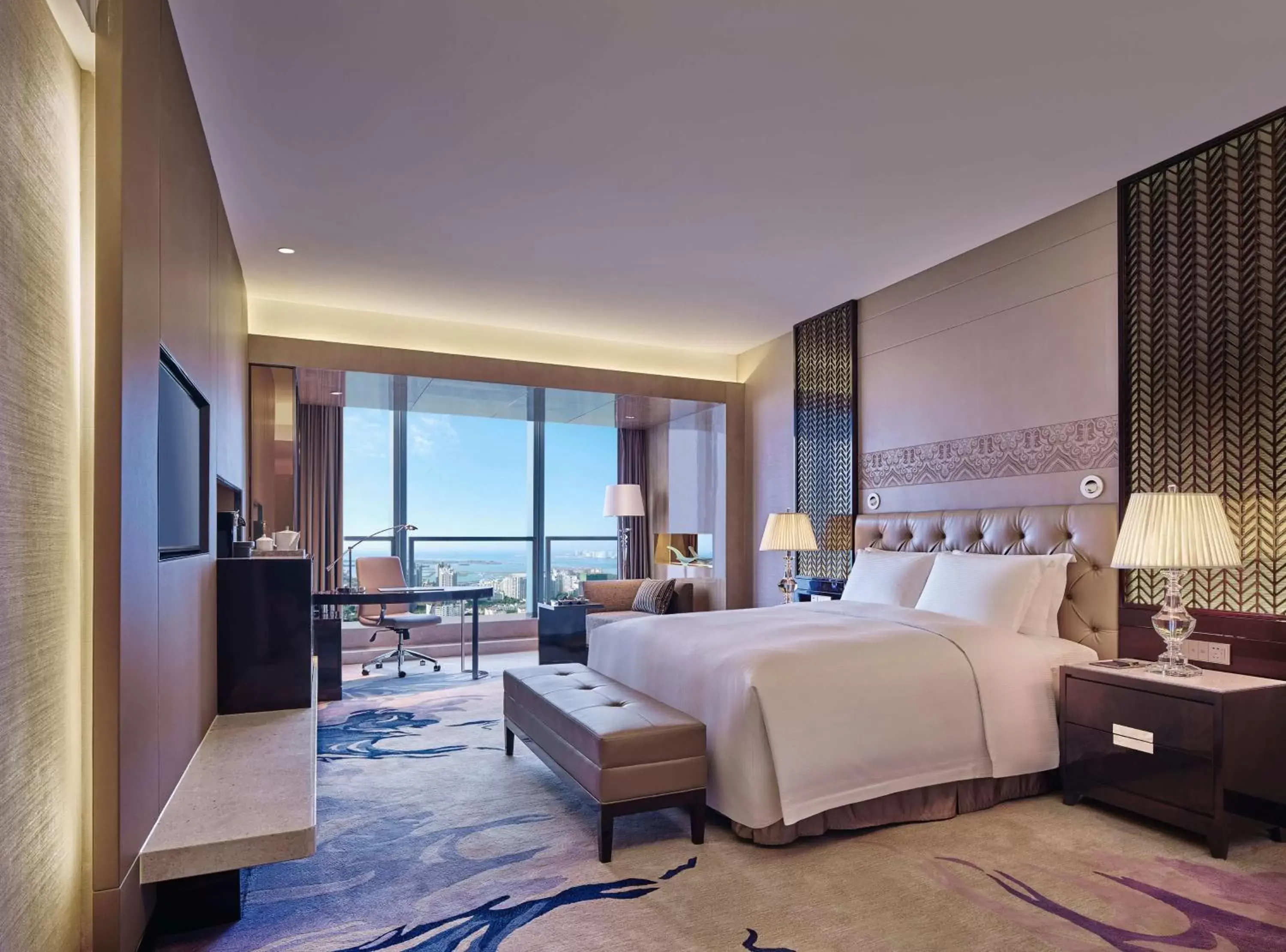 Bed in Hilton Haikou