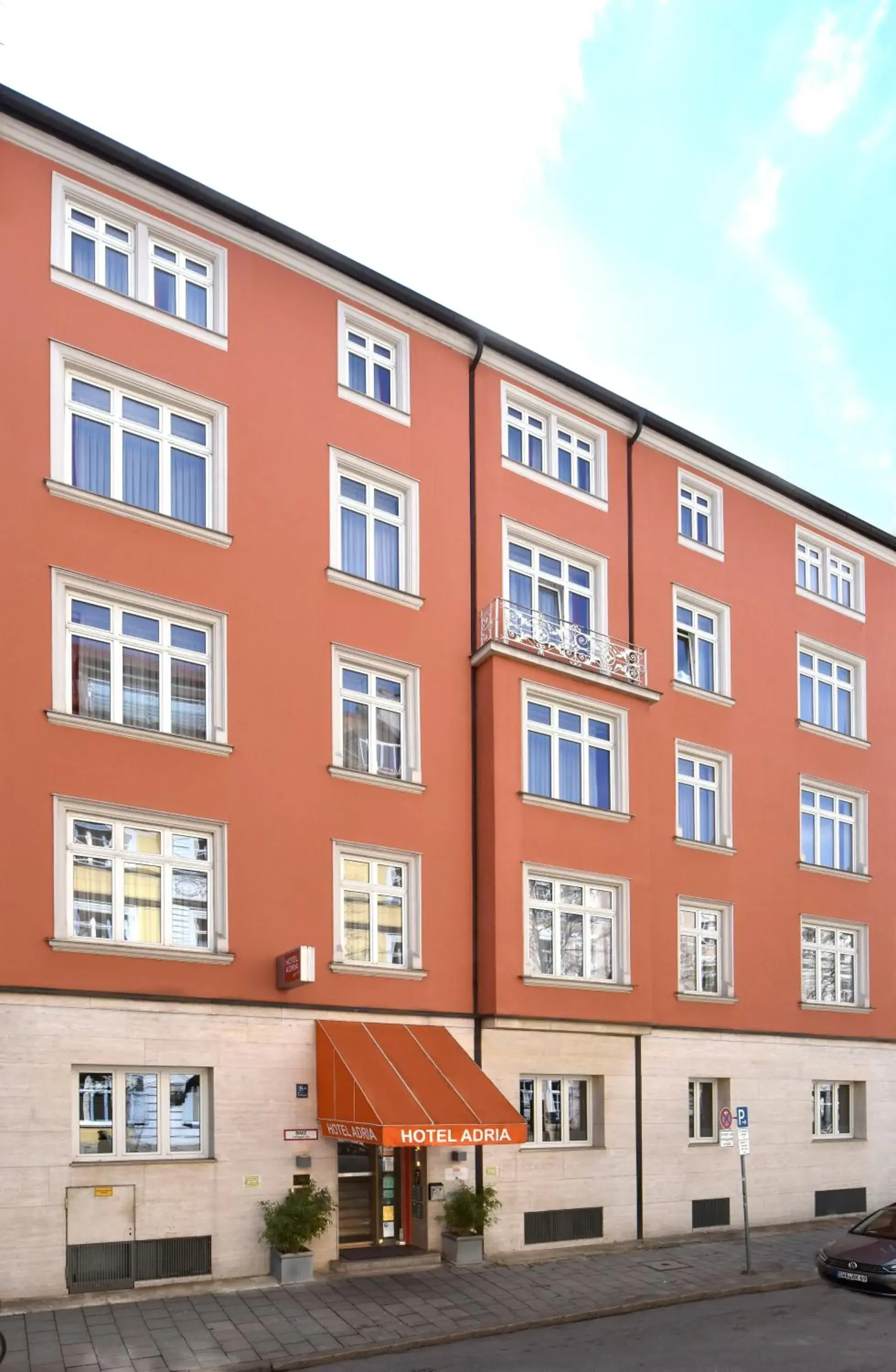 Property building in Hotel ADRIA München Property building in Hotel ADRIA München