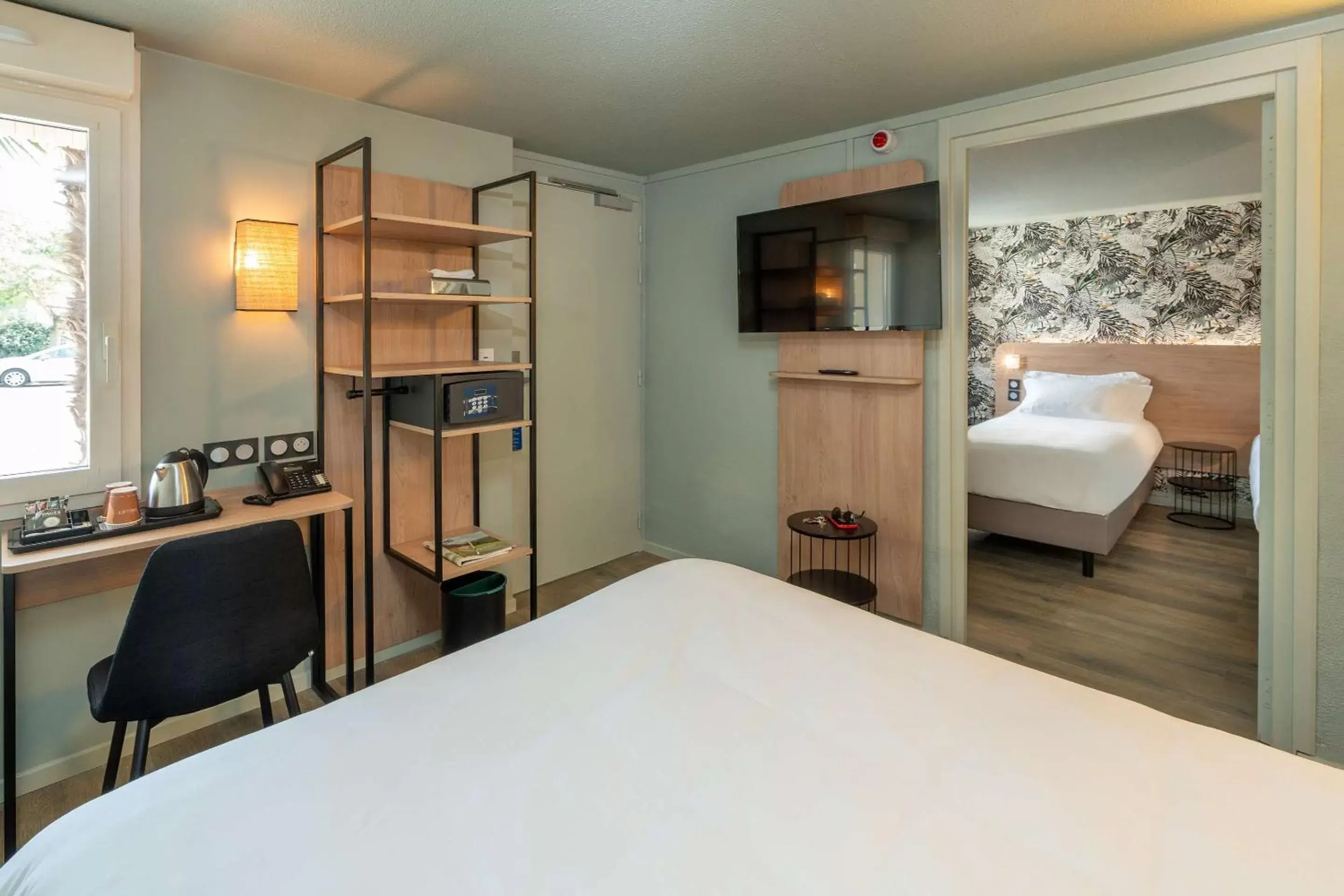 Bedroom, Bed in Sure Hotel by Best Western Rochefort-sur-Mer