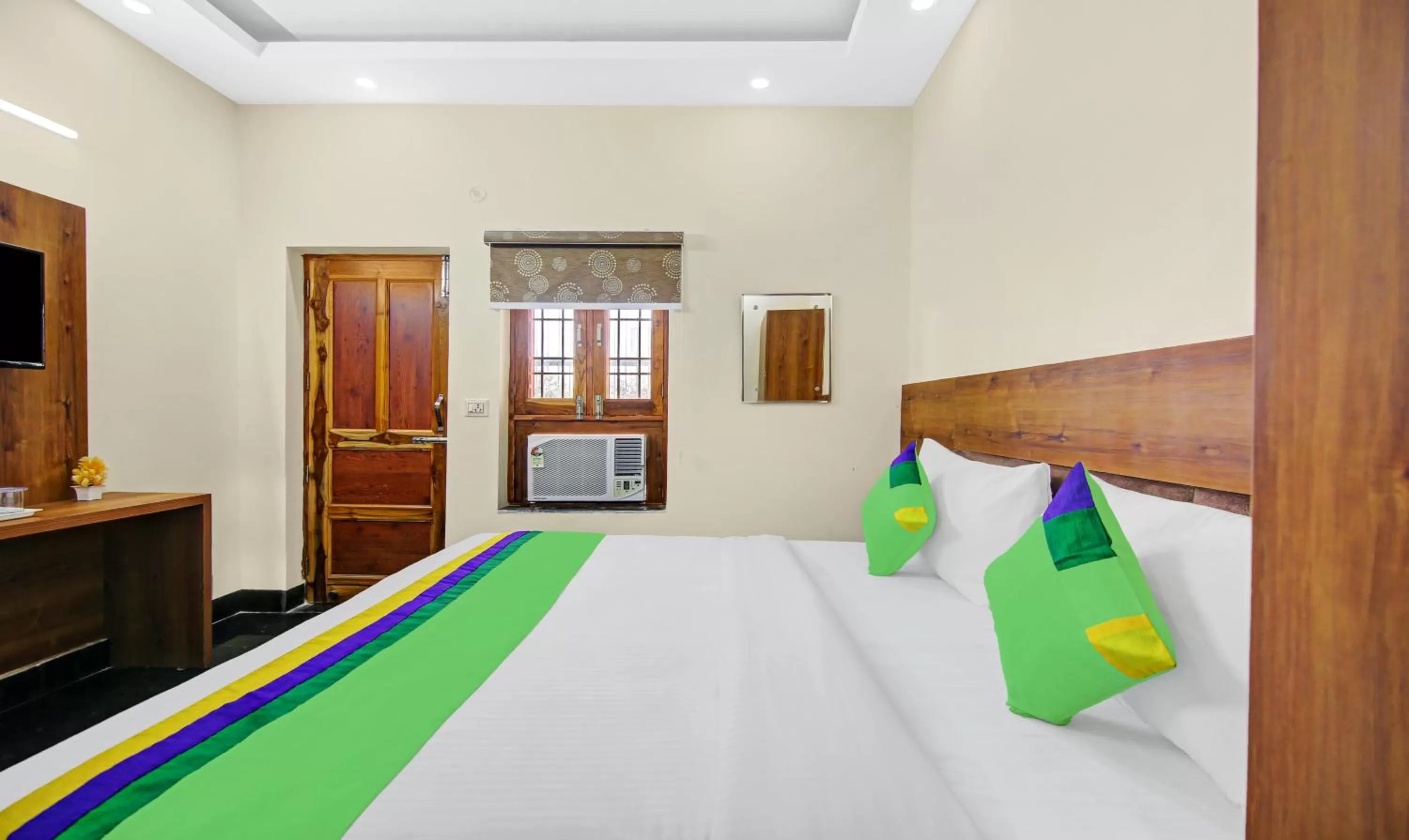 Bed in Treebo The Eden Roc