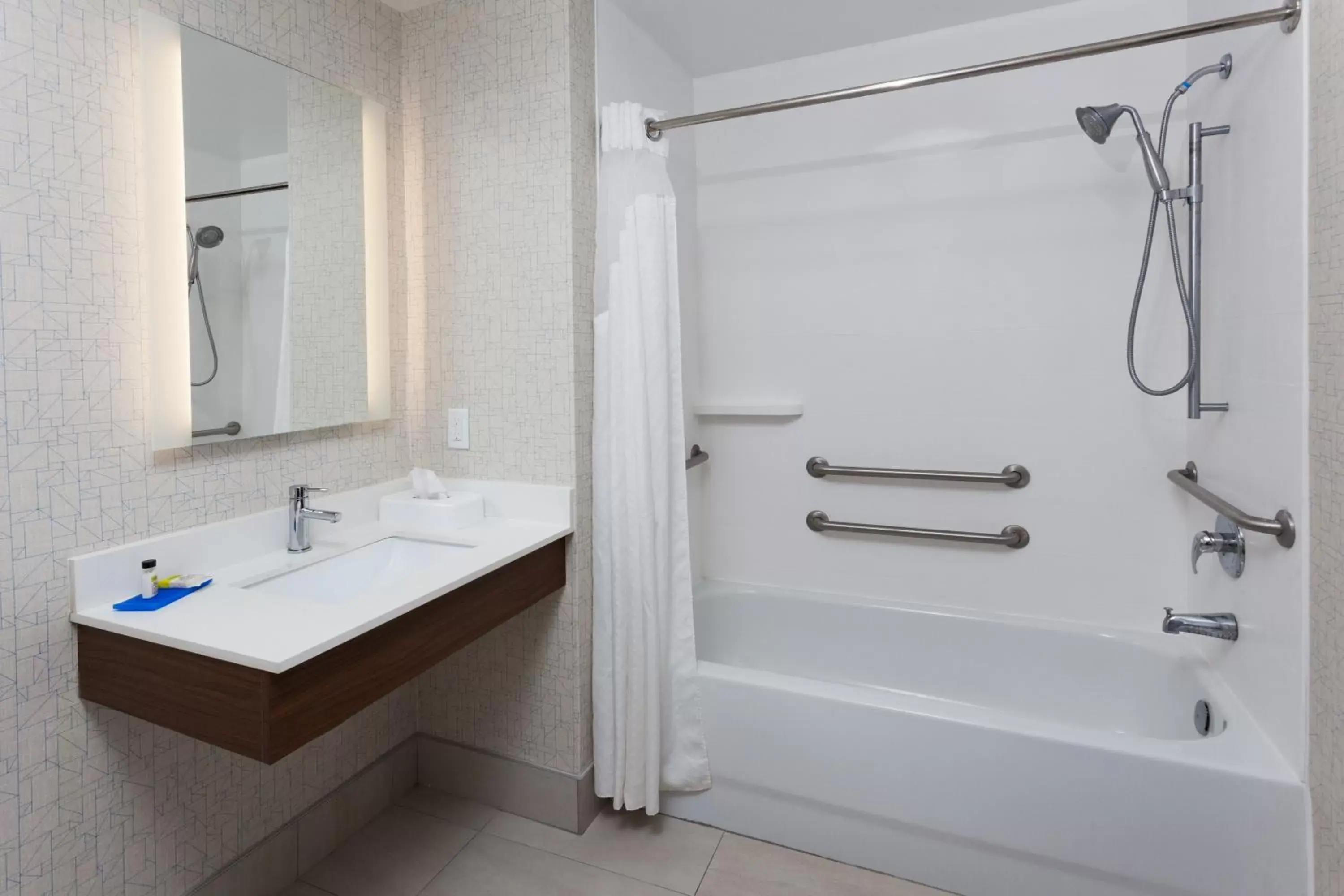 Photo of the whole room, Bathroom in Holiday Inn Express Hotel & Suites Dothan North, an IHG Hotel