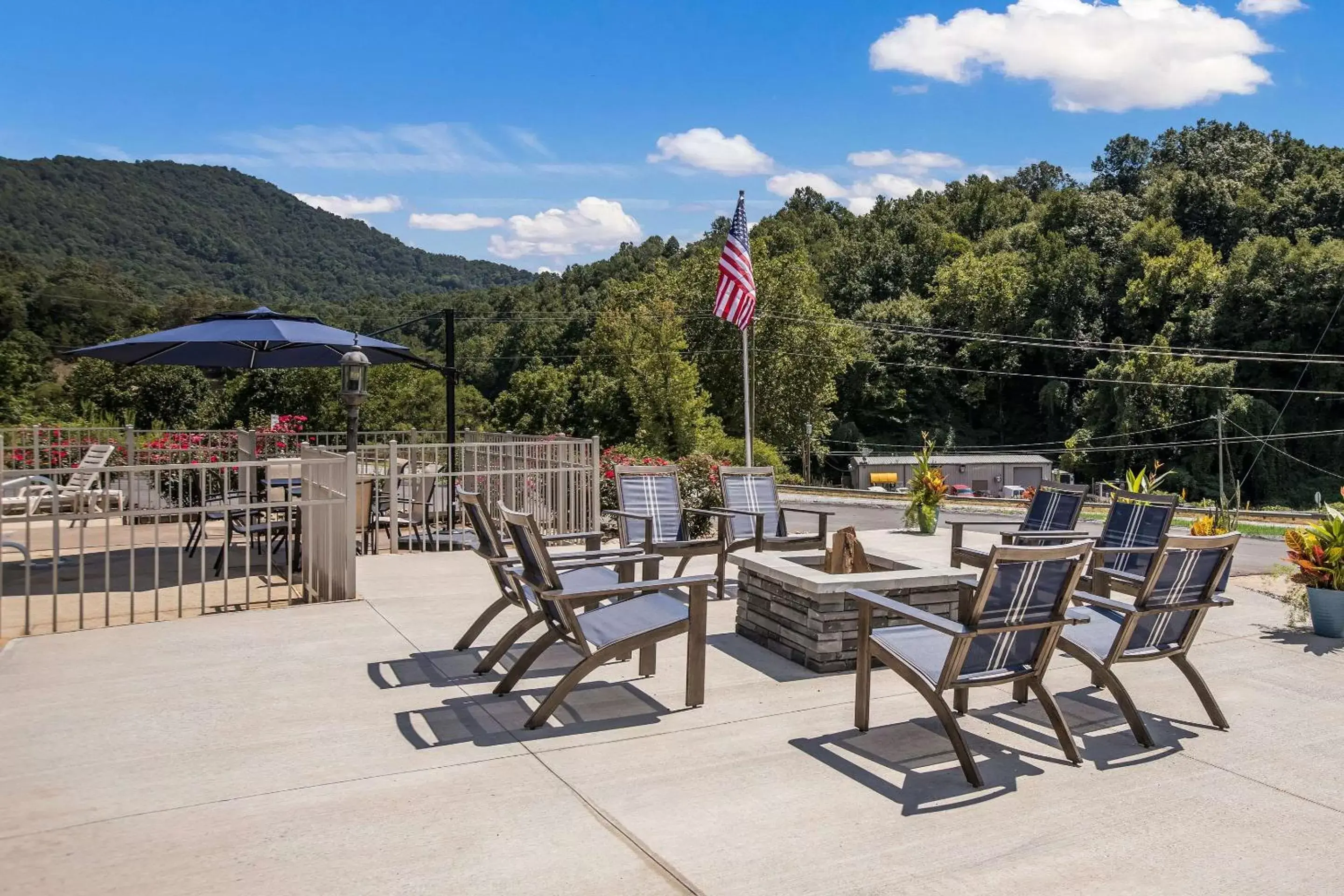 Swimming pool in Clarion Pointe Sylva near Cherokee Area