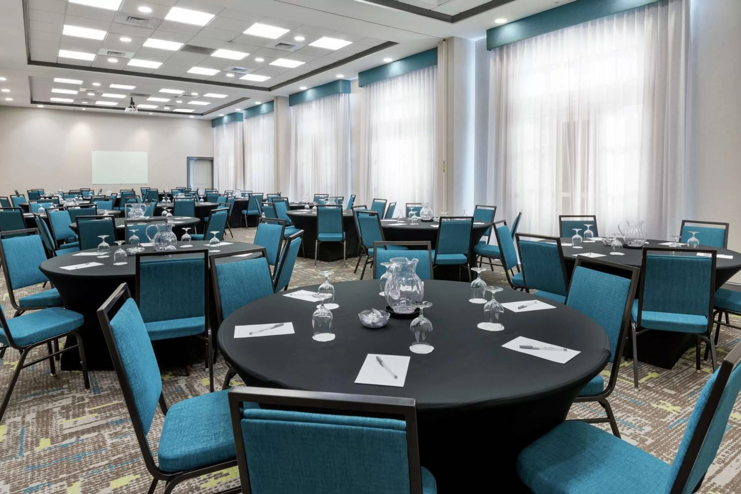 Meeting/conference room in Hampton Inn & Suites Orlando Airport at Gateway Village