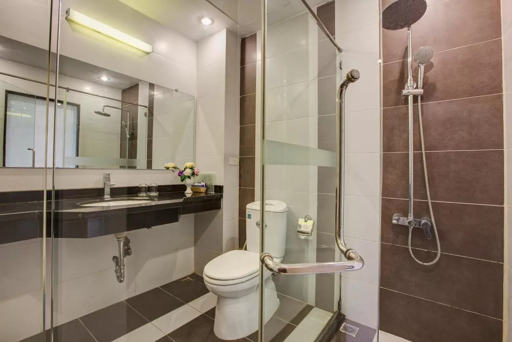 Shower, Bathroom in TQT Hotel