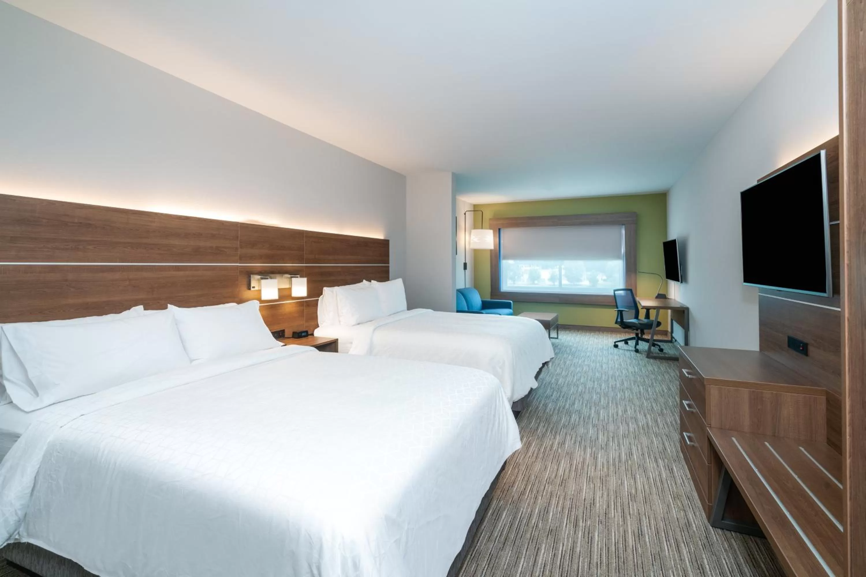 Photo of the whole room, Bed in Holiday Inn Express & Suites Atlanta Airport NE - Hapeville by IHG