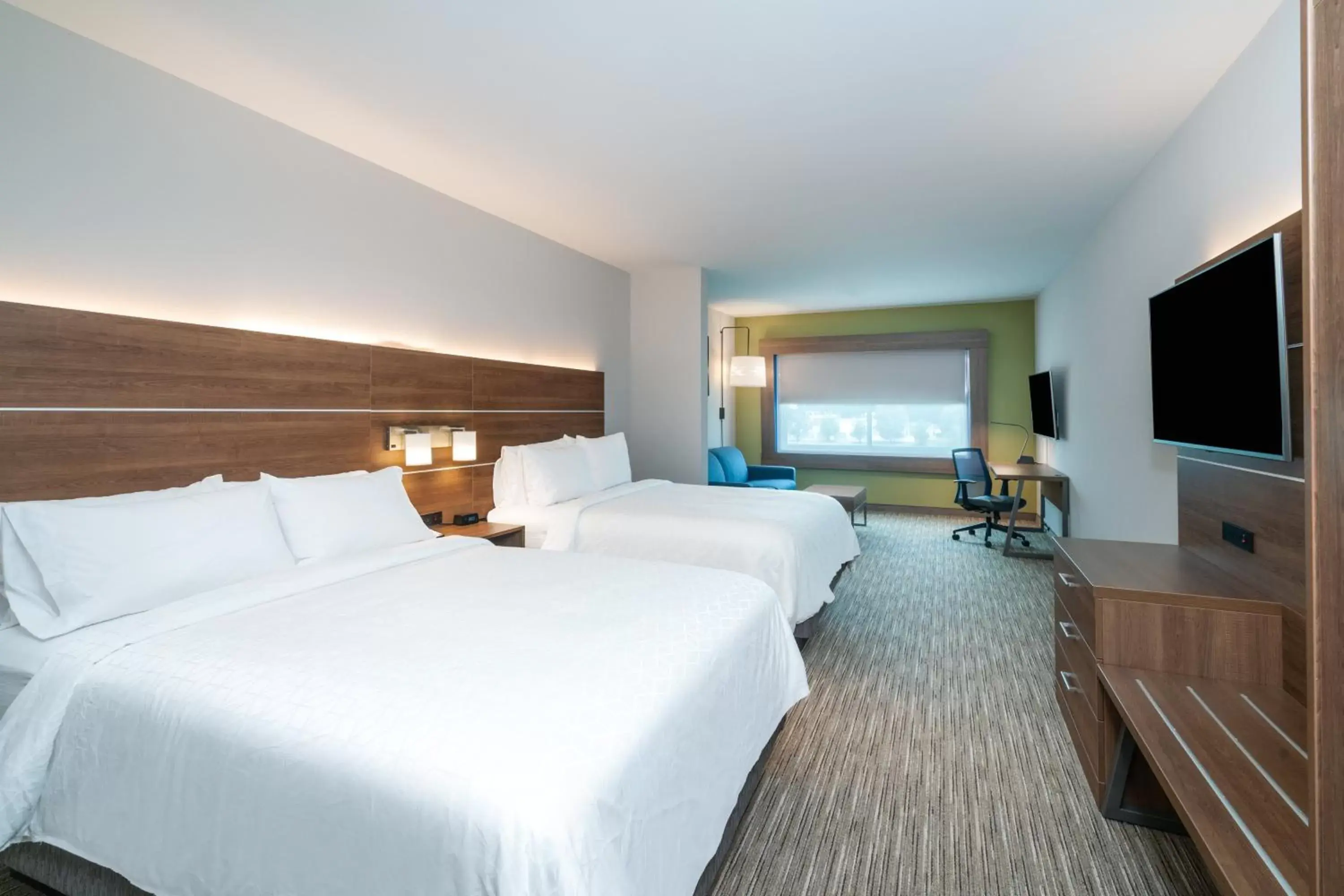 Photo of the whole room, Bed in Holiday Inn Express & Suites Atlanta Airport NE - Hapeville, an IHG Hotel