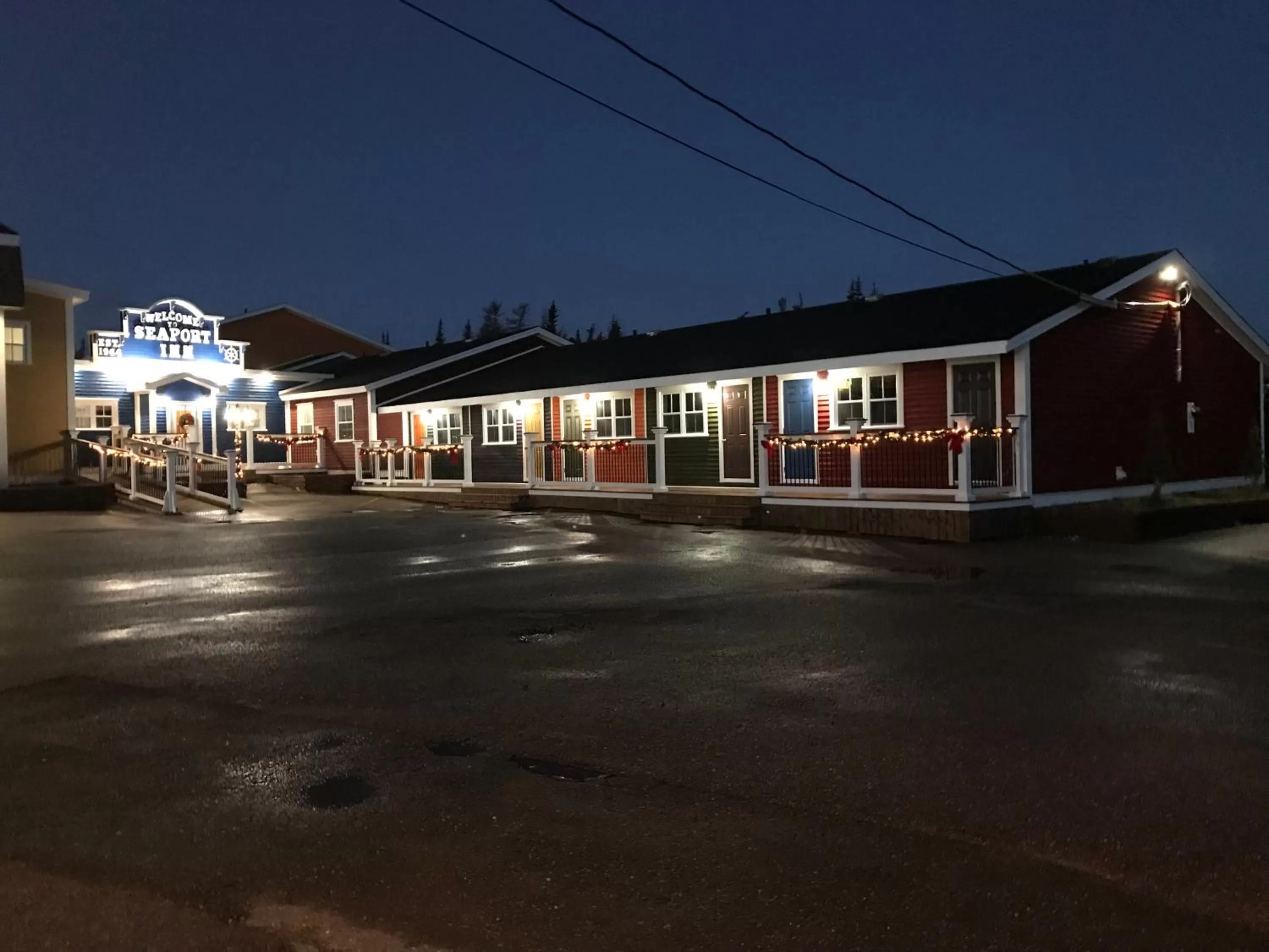 Facade/entrance in Seaport Inn