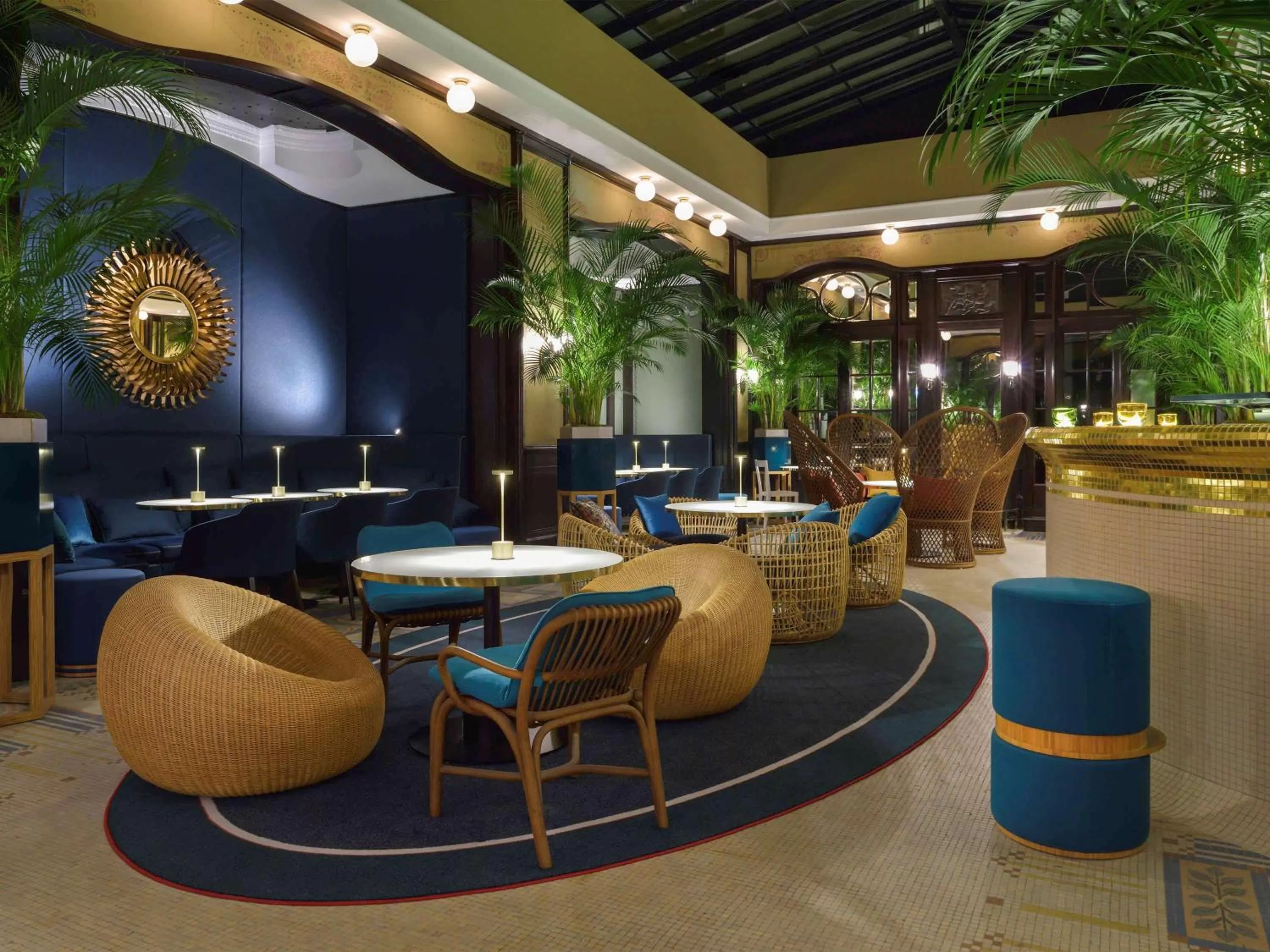 Restaurant/places to eat in l'Echiquier Opéra Hotel Paris - MGallery Collection