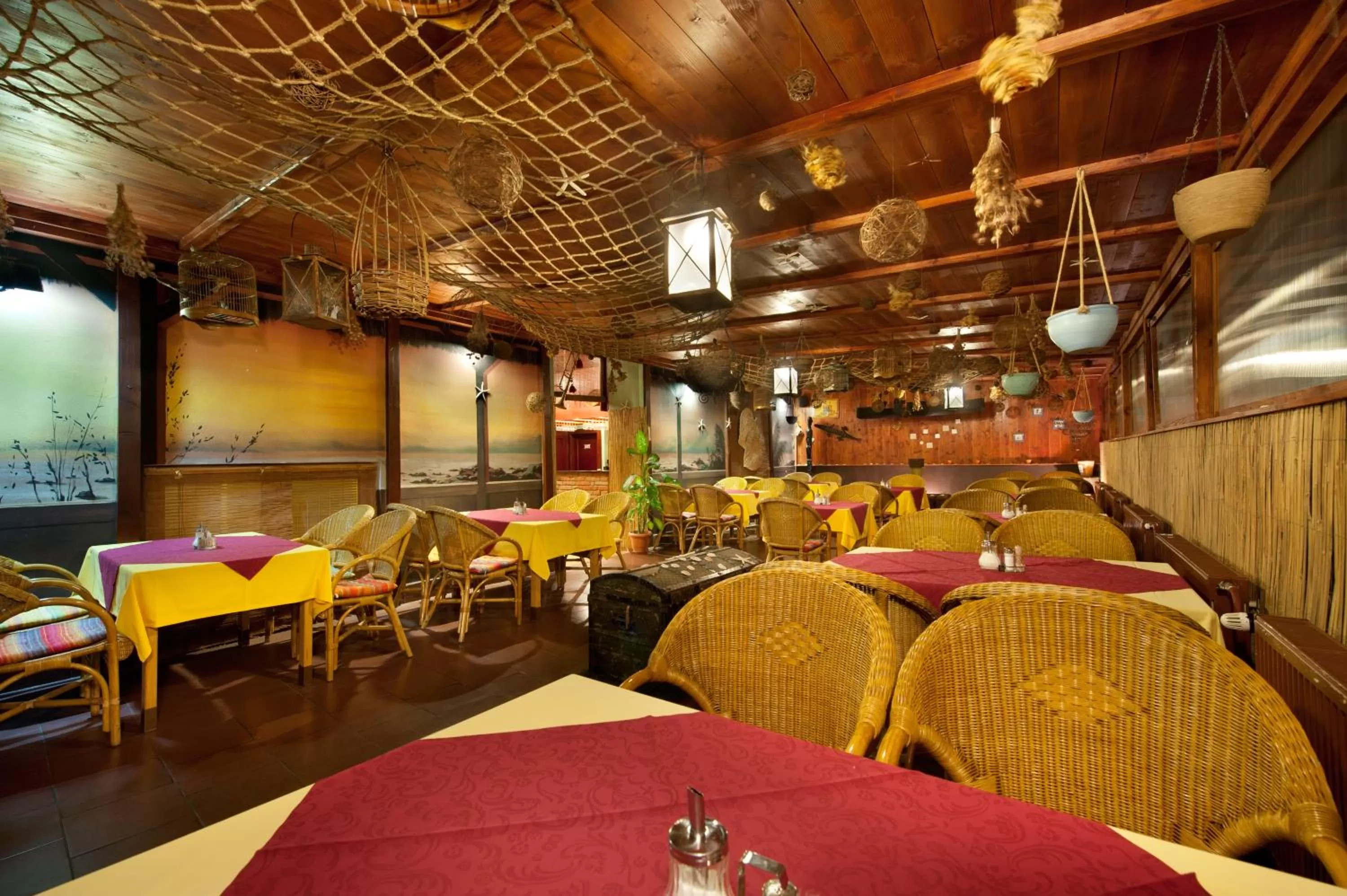 Restaurant/places to eat in Hotel Henrietta