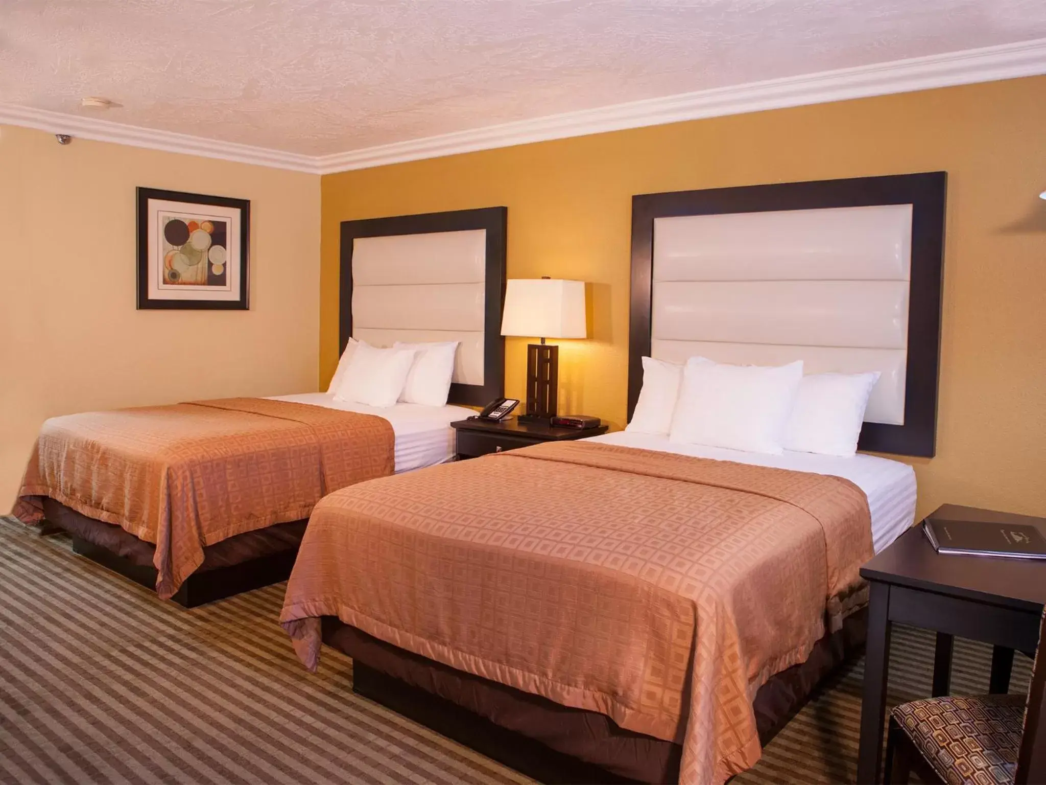 Queen Room with 2 Queen Beds - Non-Smoking in Desert Quail Inn Sedona at Bell Rock Queen Room with 2 Queen Beds - Non-Smoking in Desert Quail Inn Sedona at Bell Rock