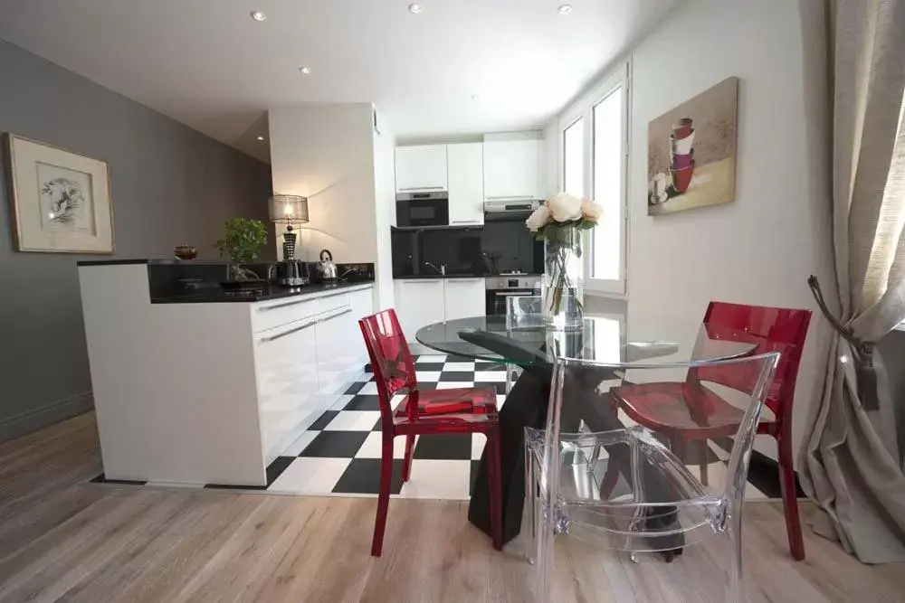 Living room, Kitchen/Kitchenette in Hypercentre Smart Flat