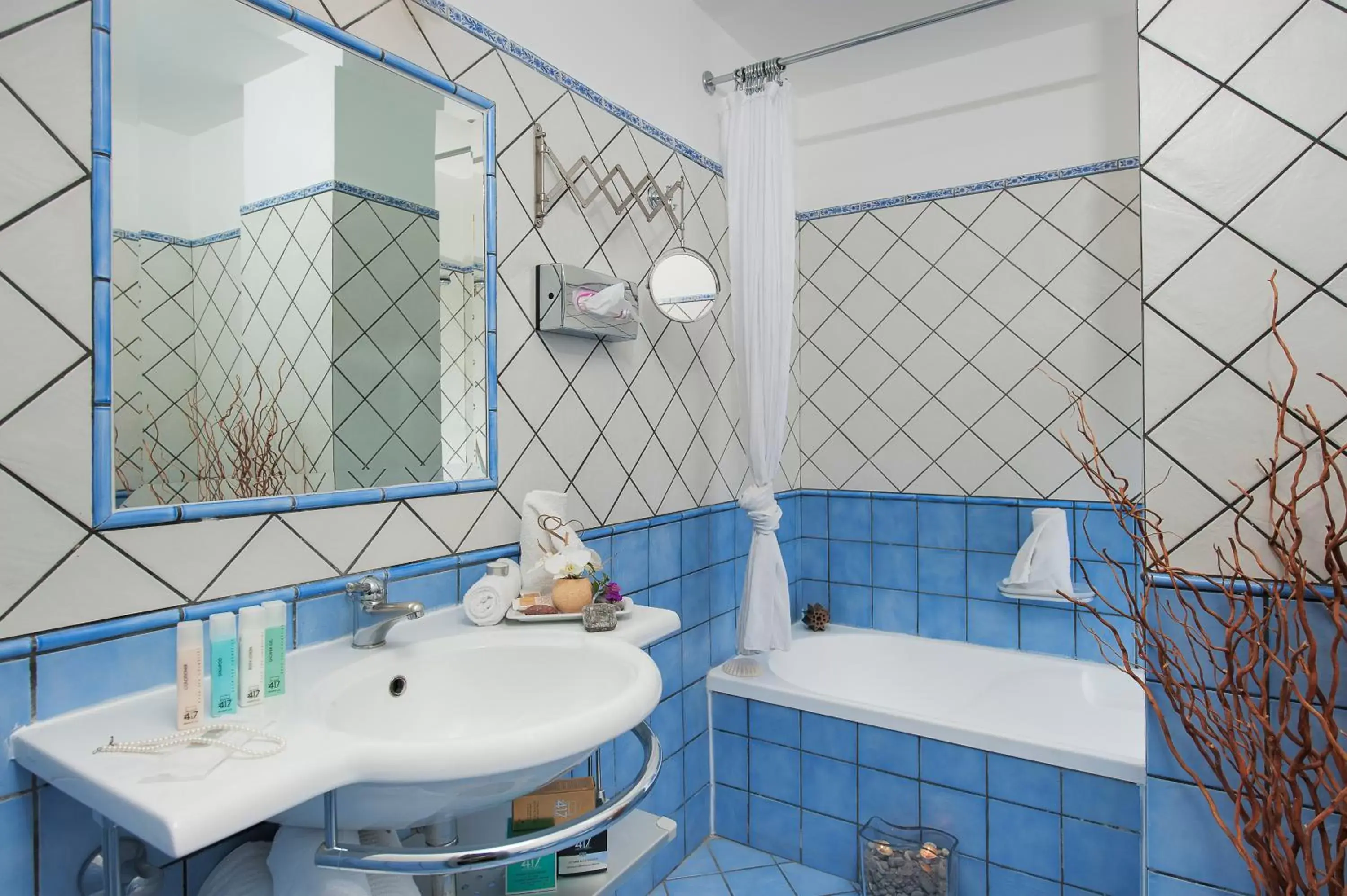 Bathroom in Positano Art Hotel Pasitea