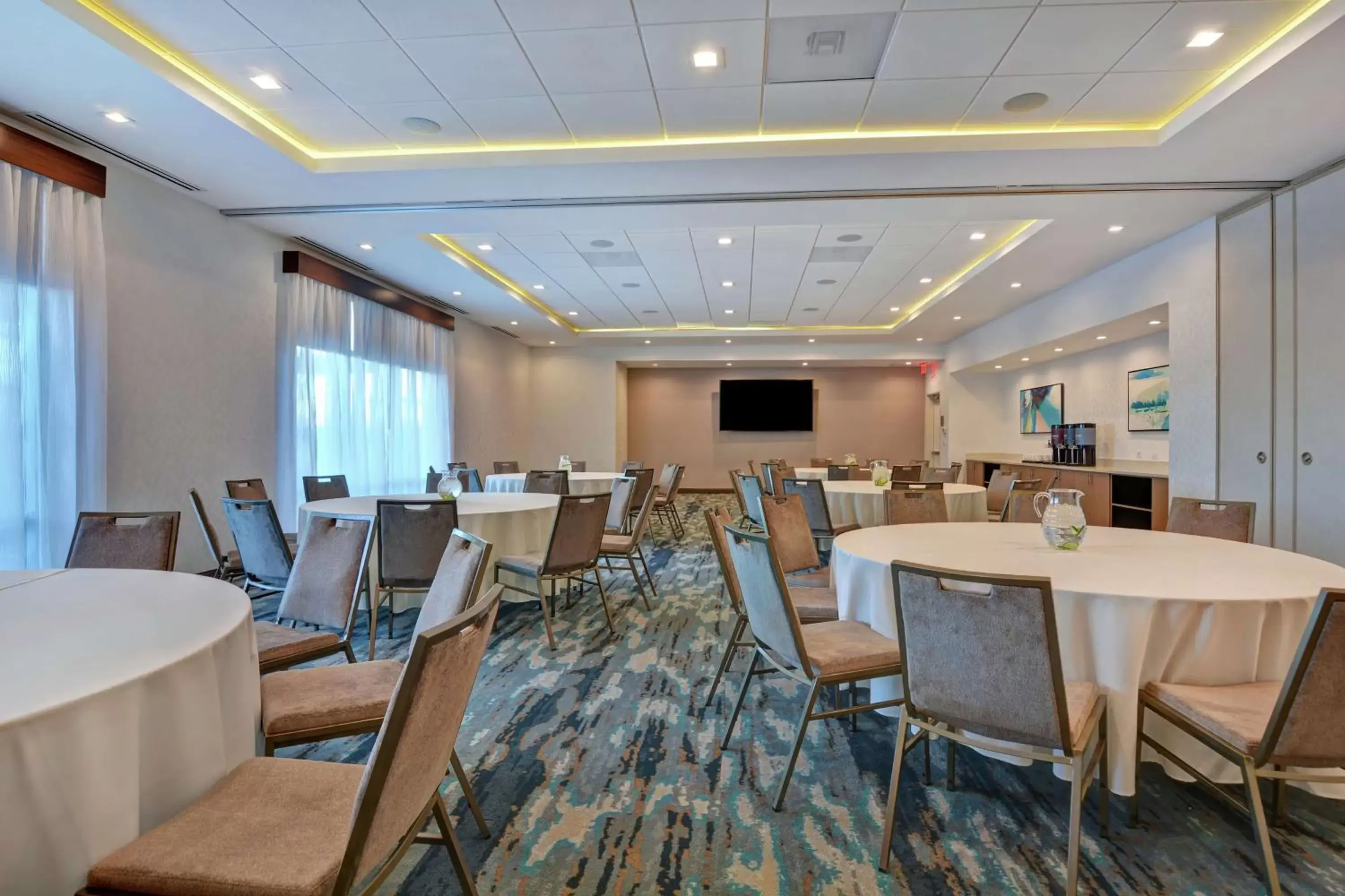 Meeting/conference room, Restaurant/Places to Eat in Hampton Inn Chula Vista Eastlake