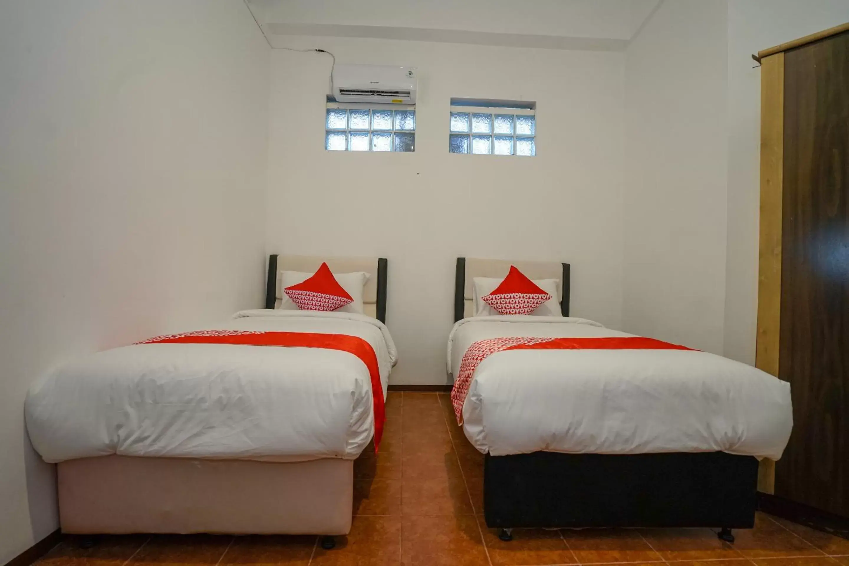 Bedroom, Bed in Super OYO 1844 Bravo Residence