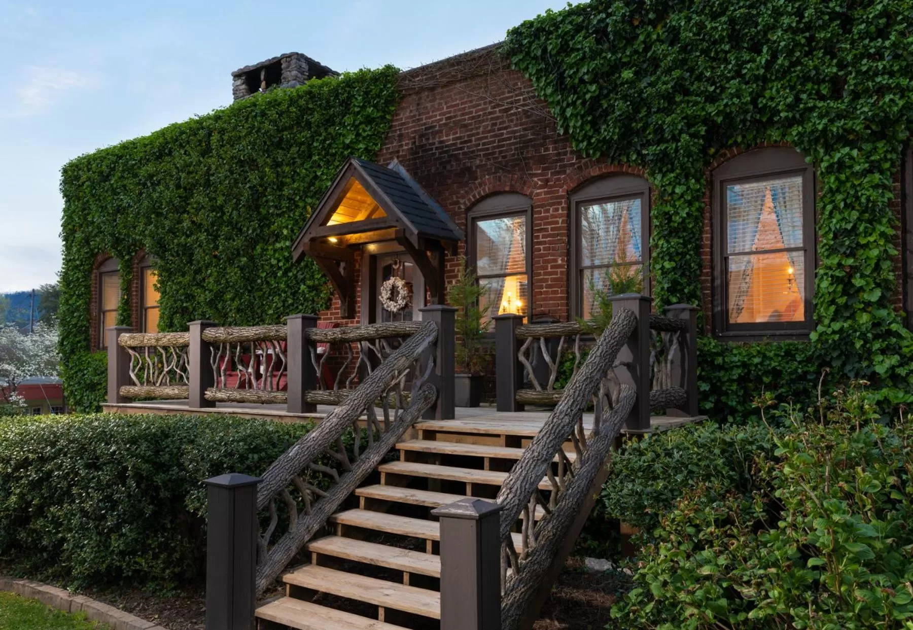 Balcony/Terrace, Property Building in The White Birch Inn