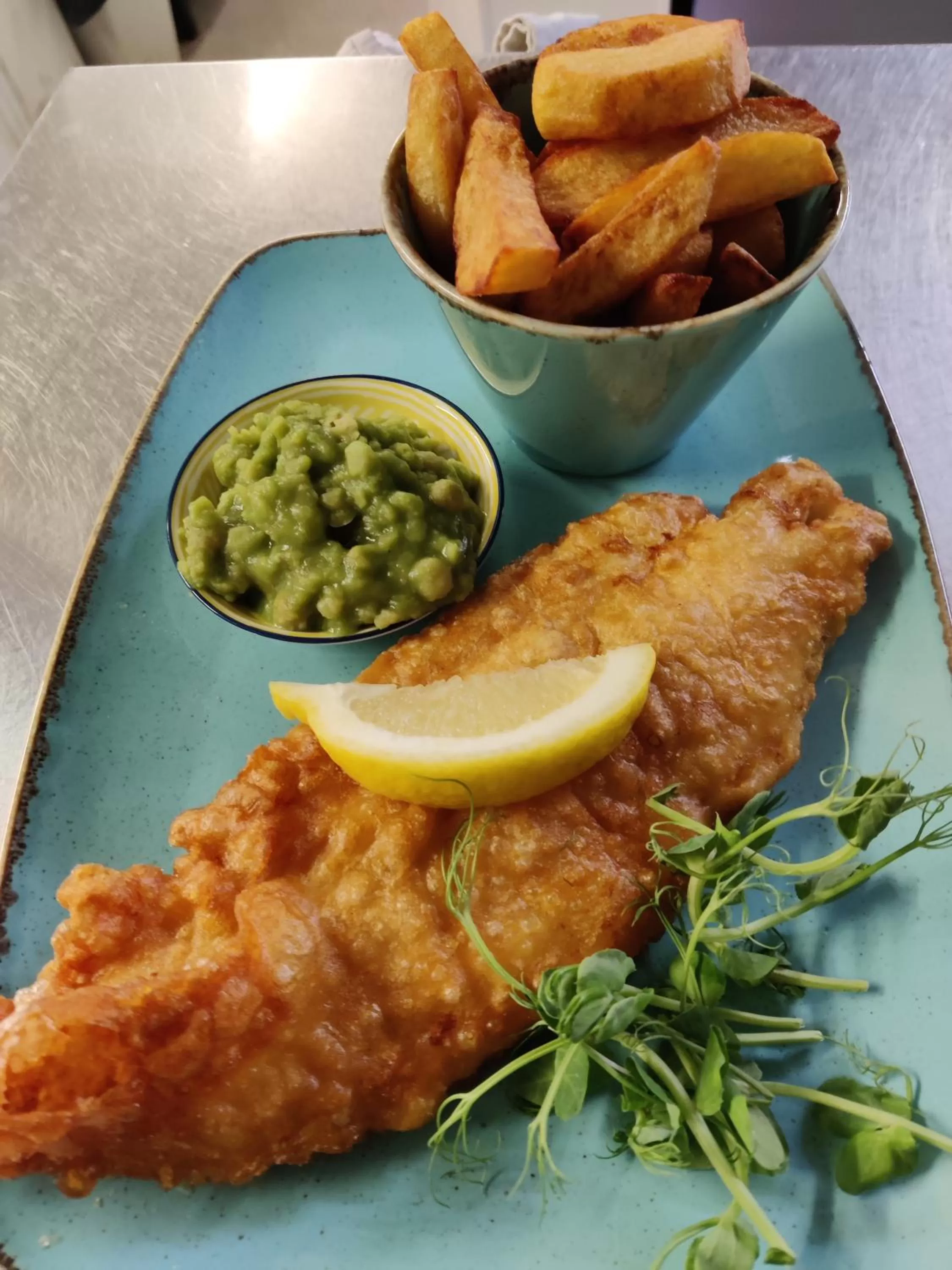 Food and drinks in White Horse Inn