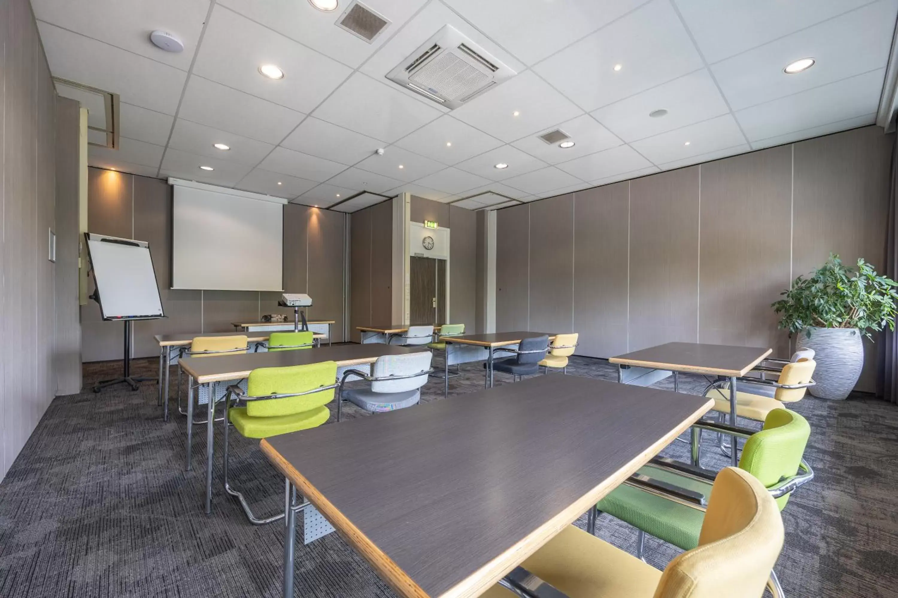 Meeting/conference room in Amrâth Airport Hotel Rotterdam, BW Signature Collection