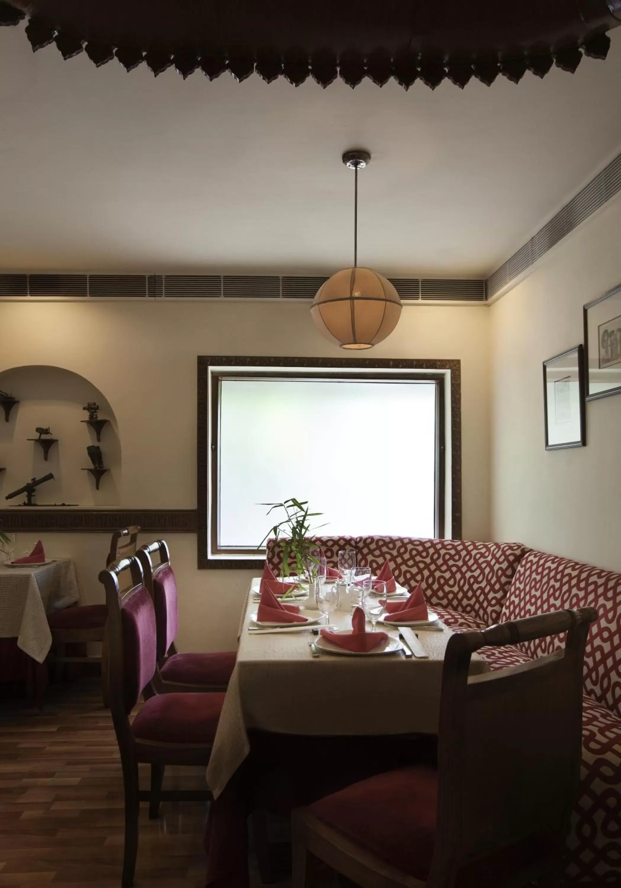 Restaurant/Places to Eat in Ambassador, New Delhi - IHCL SeleQtions