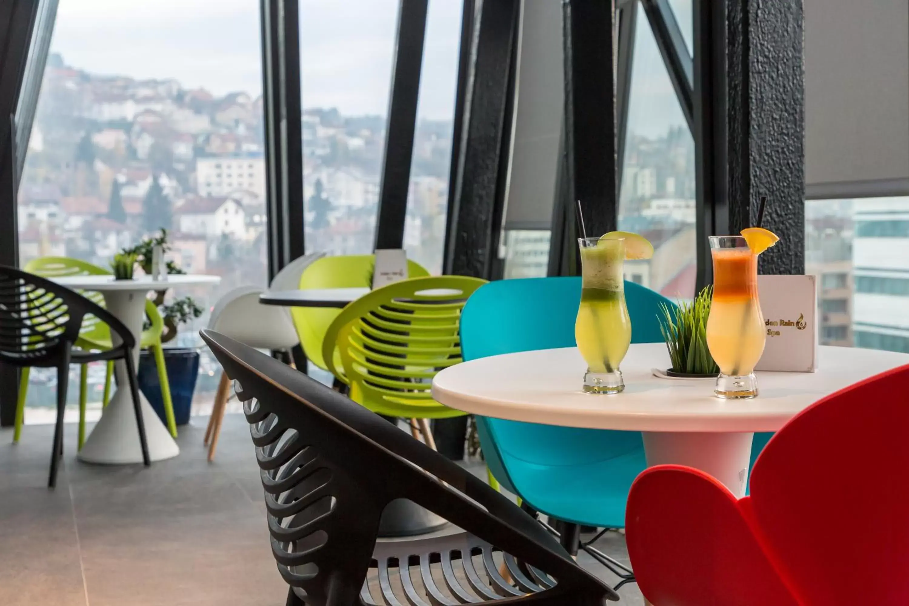 Lounge or bar in Swissotel Sarajevo