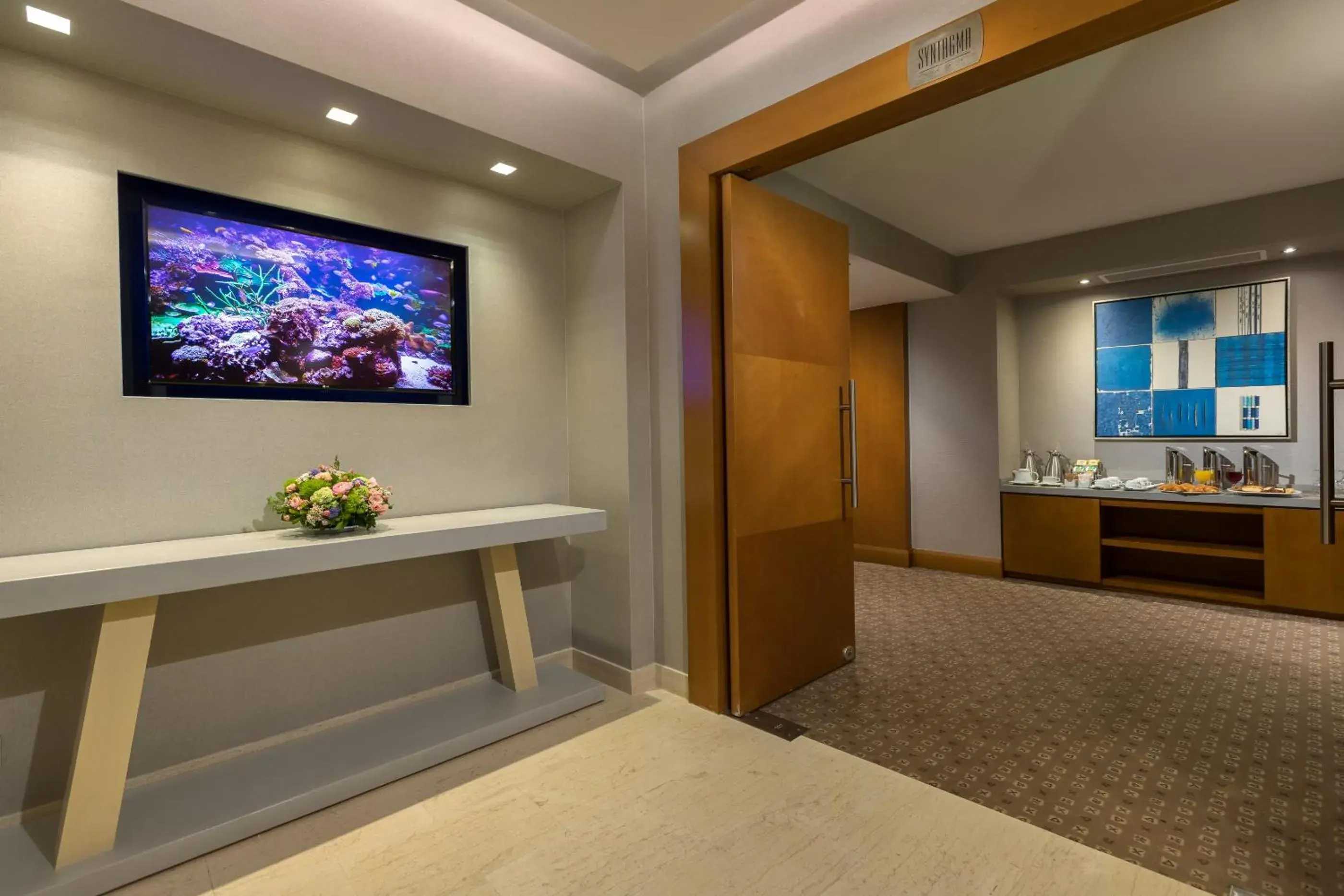 Business facilities, TV/Entertainment Center in Central Hotel