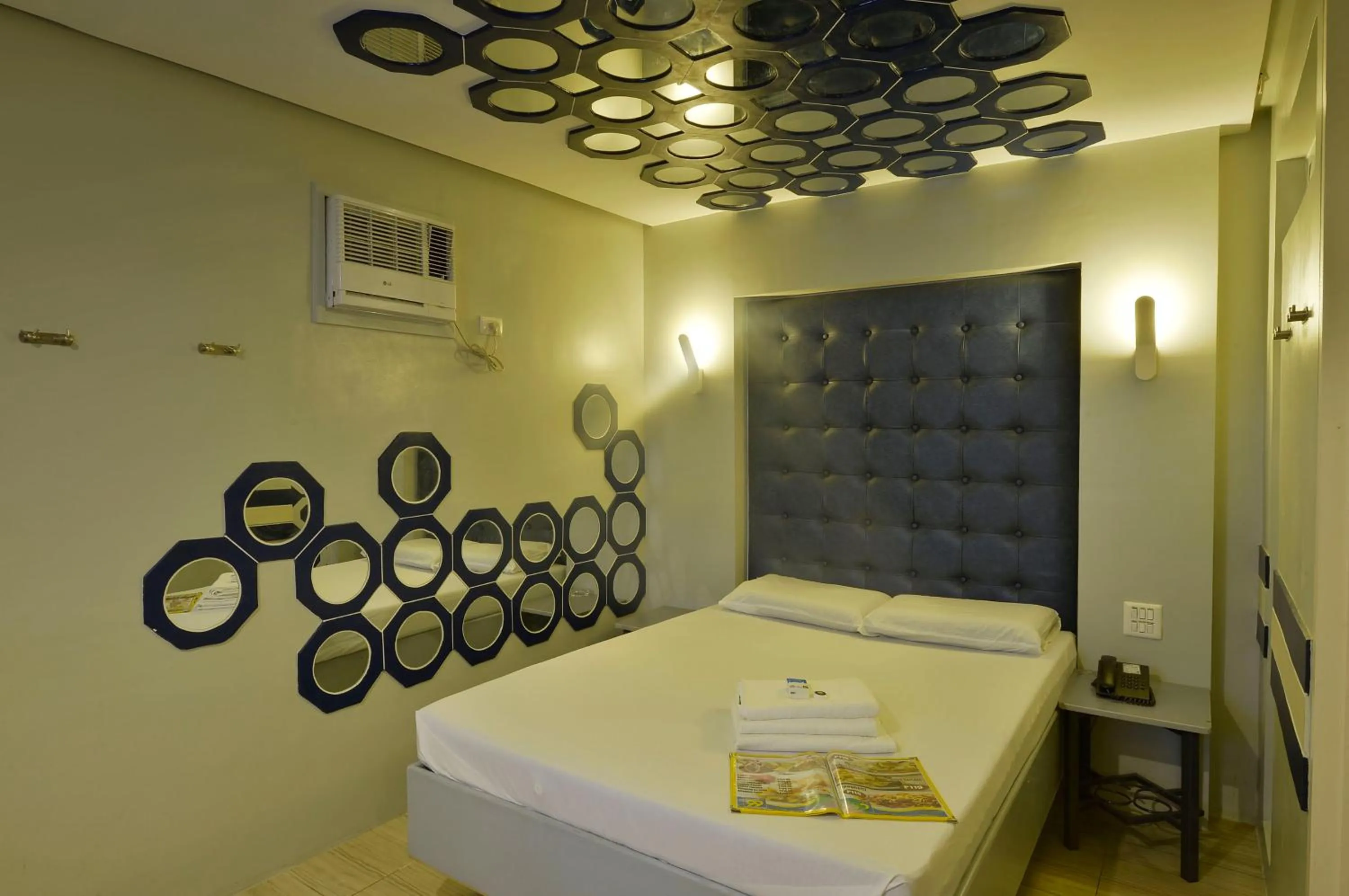 Bed in Hotel 99 Monumento