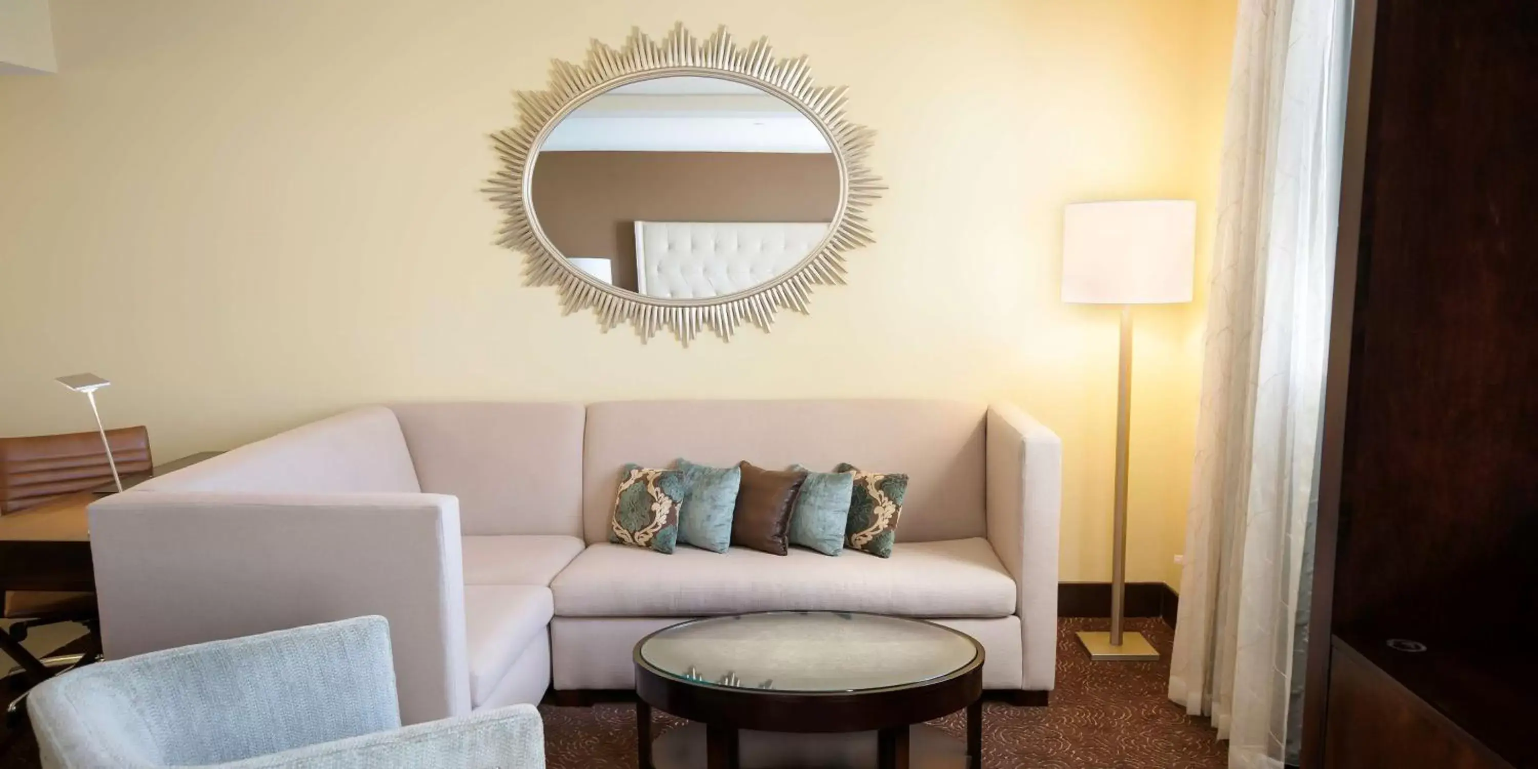 Living room, Seating Area in Hilton Baton Rouge Capitol Center