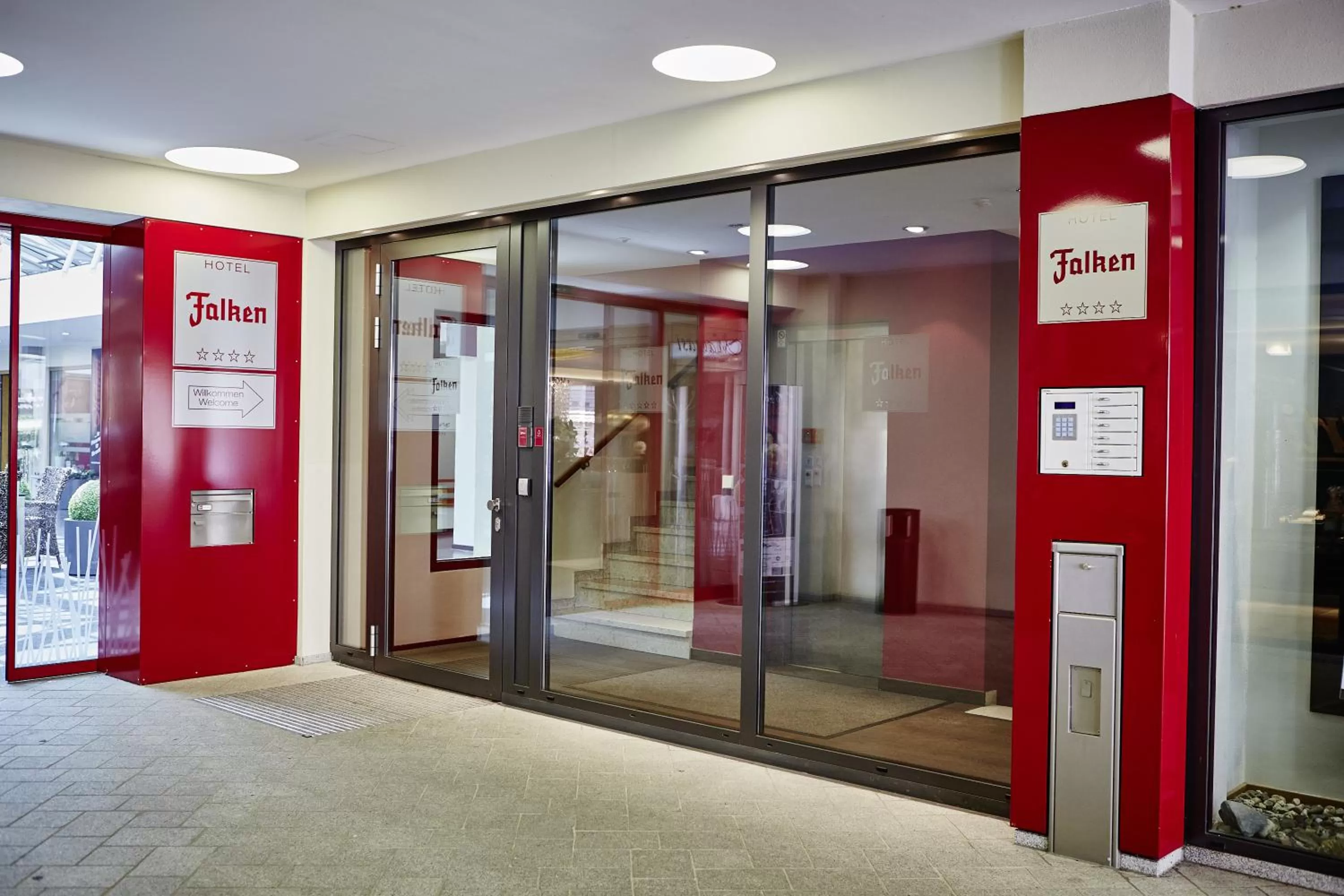 Facade/entrance in Hotel Falken