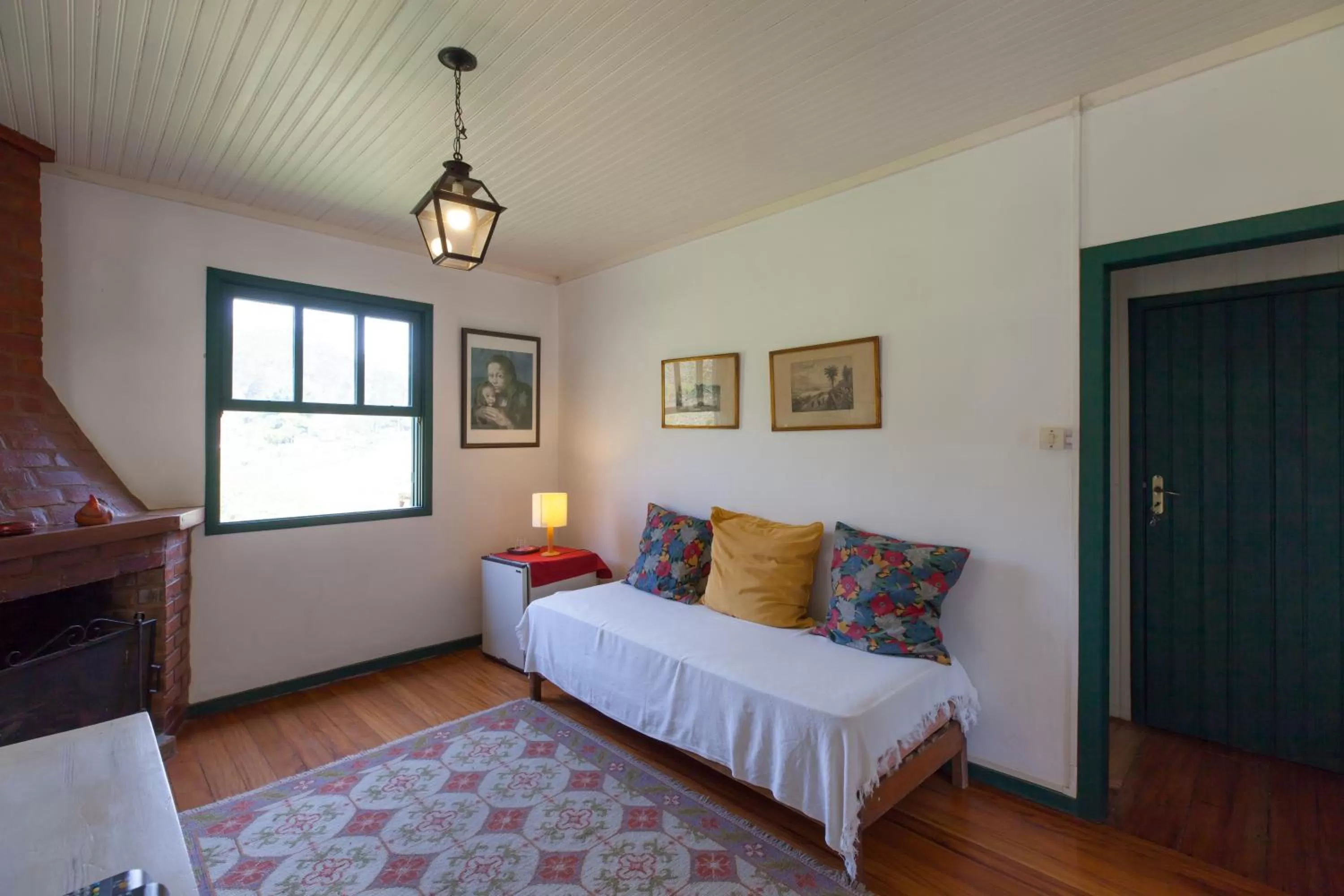 Living room, Bed in Pousada Mariza