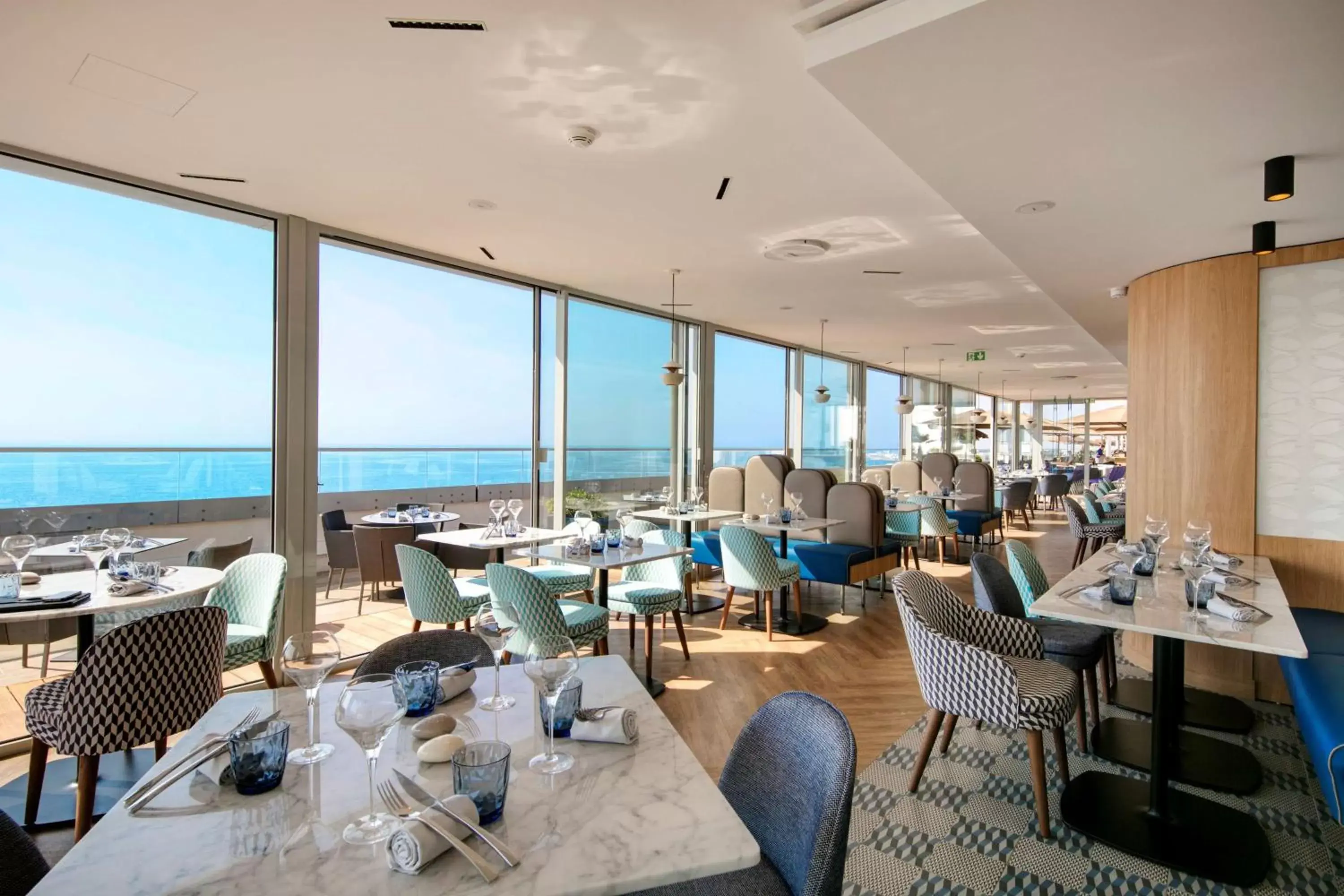 Restaurant/Places to Eat in Radisson Blu Hotel Nice