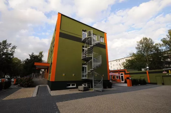 Facade/entrance, Property Building in HOLI-Berlin Hotel