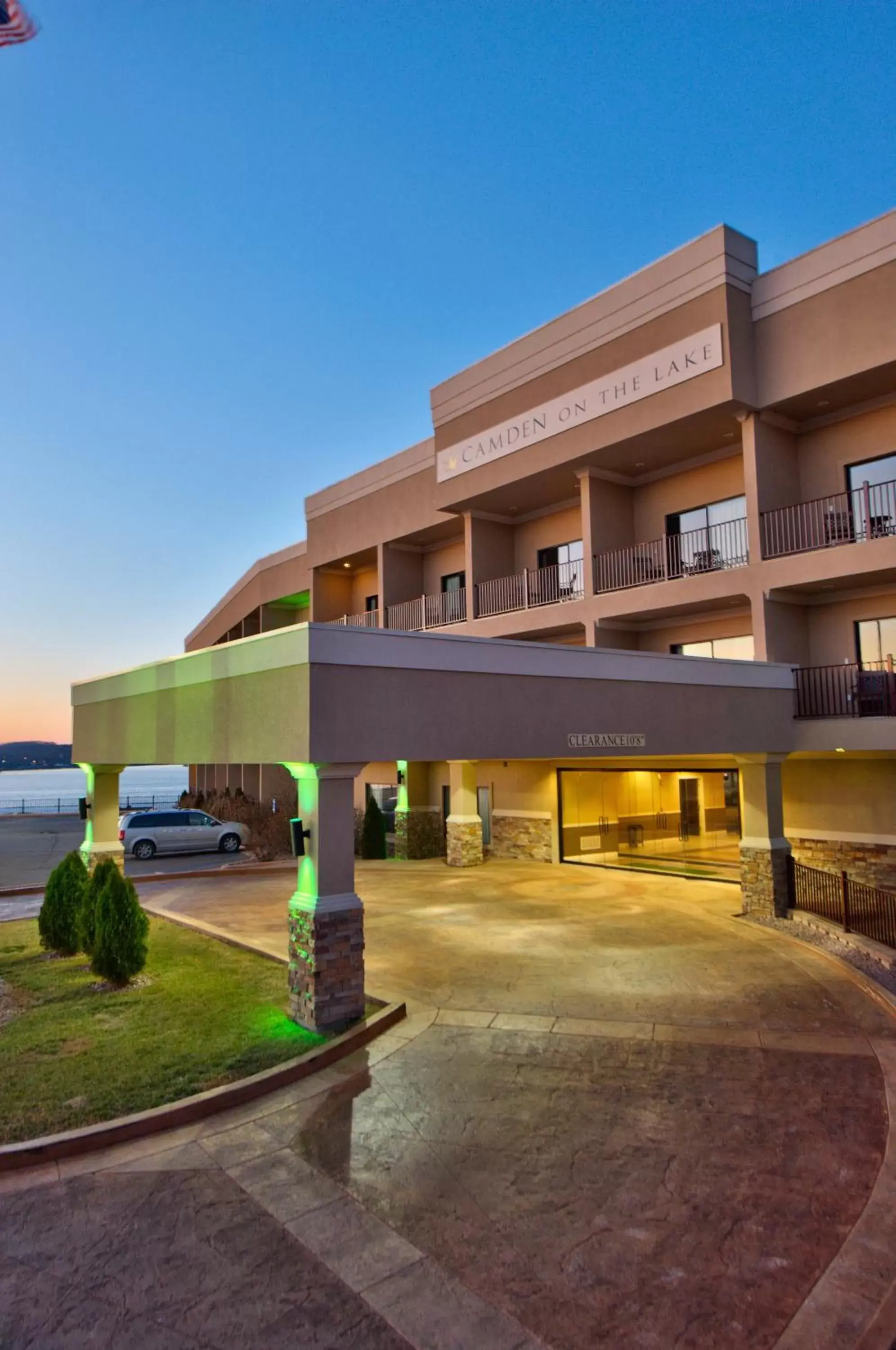 Facade/entrance, Property Building in Camden on the Lake Resort