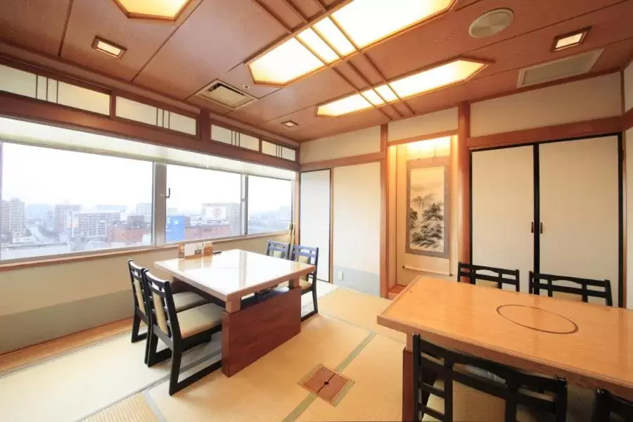 Dining Area in Takasaki Washington Hotel Plaza