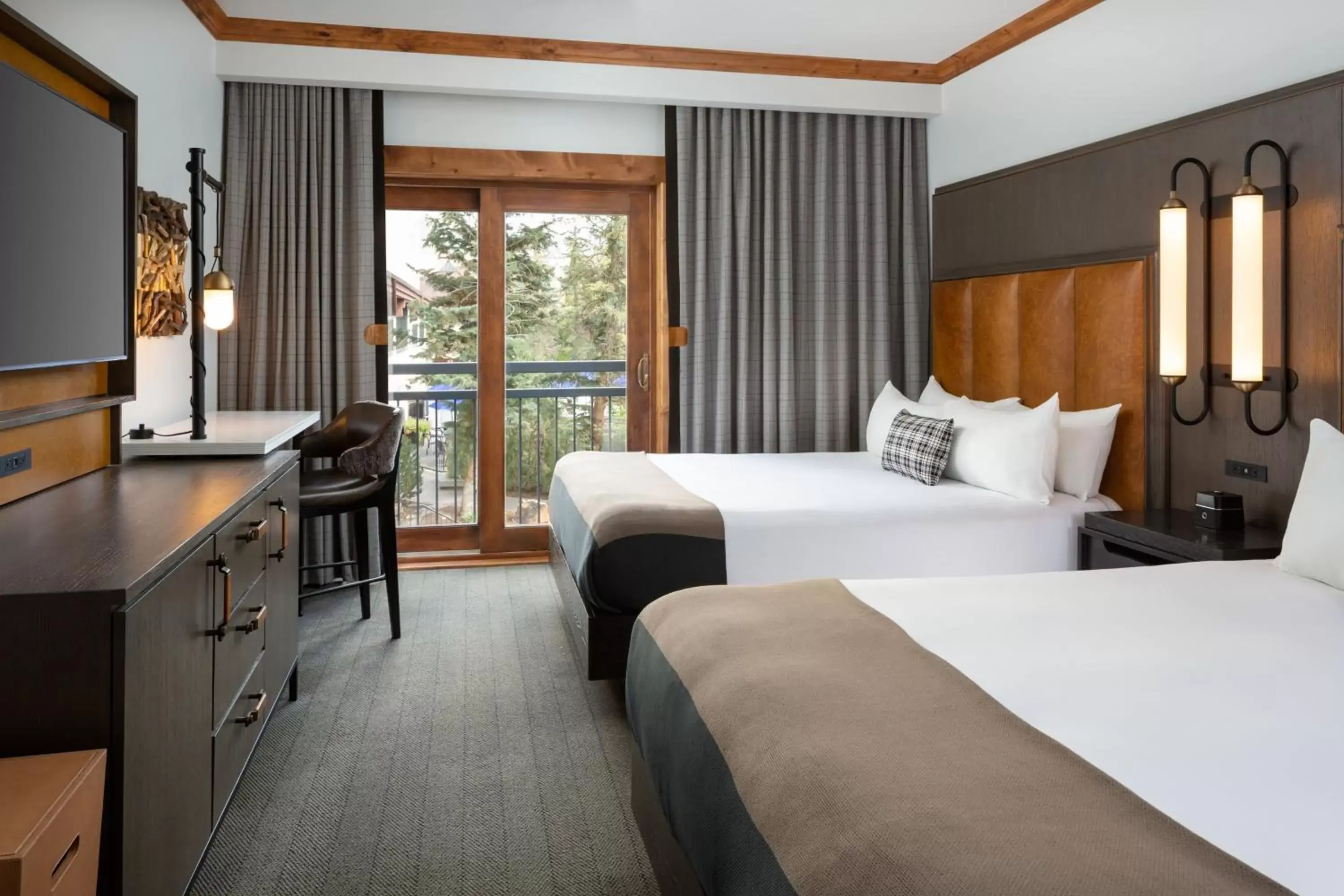 Photo of the whole room, Bed in The Hythe, a Luxury Collection Resort, Vail