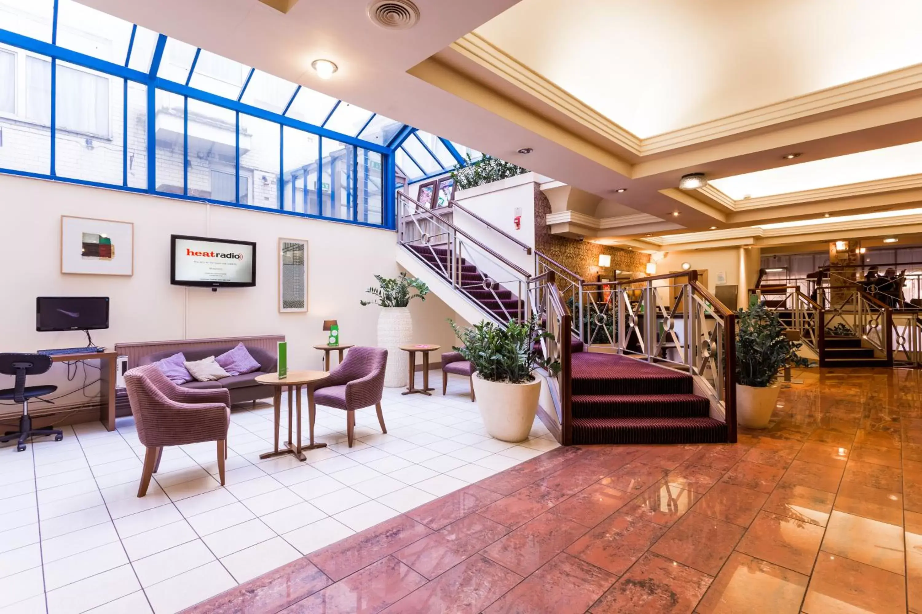 Restaurant/places to eat, Lobby/Reception in The Gardens Hotel