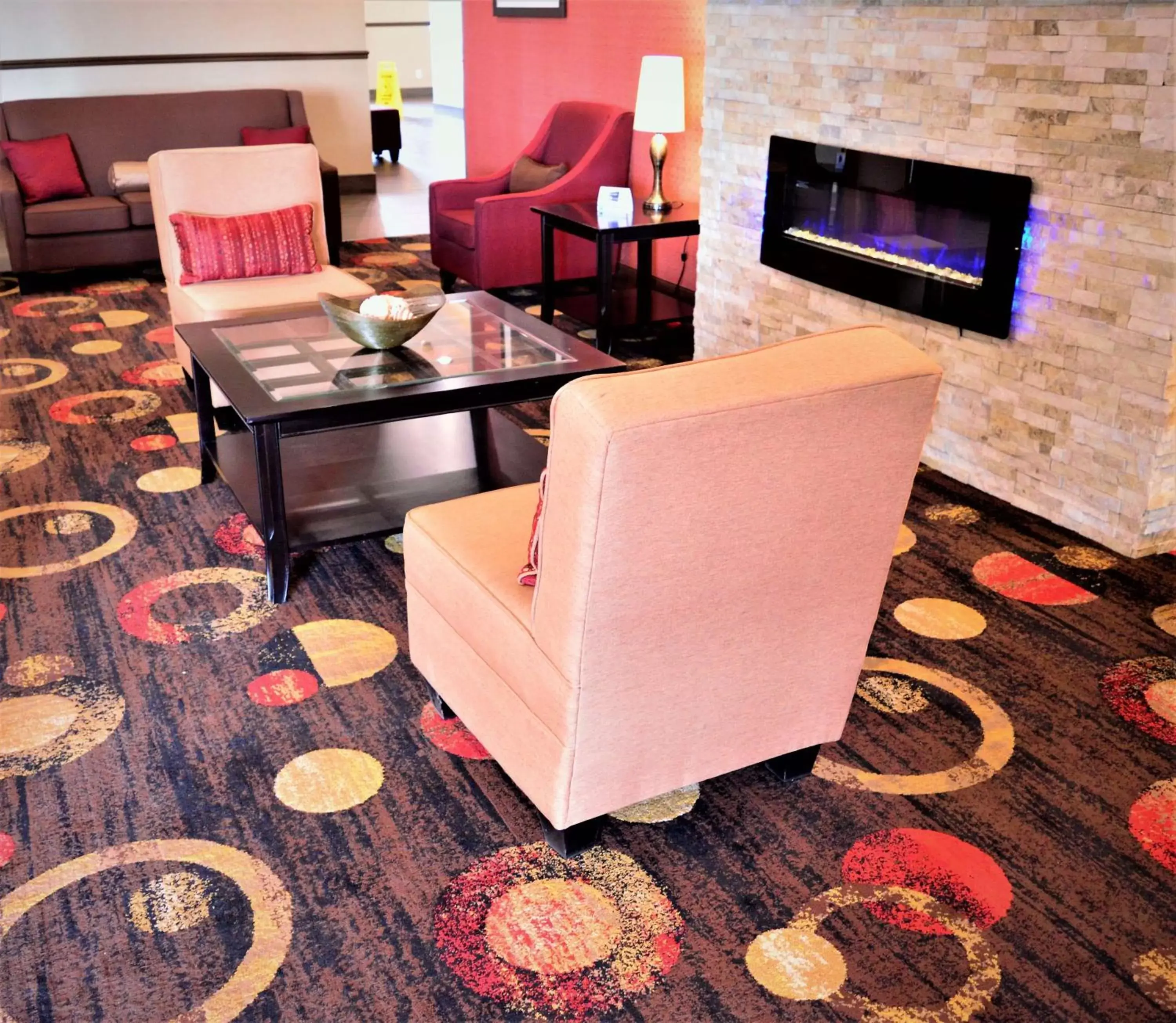 Lobby or reception, Seating Area in Best Western Plus Kindersley Hotel