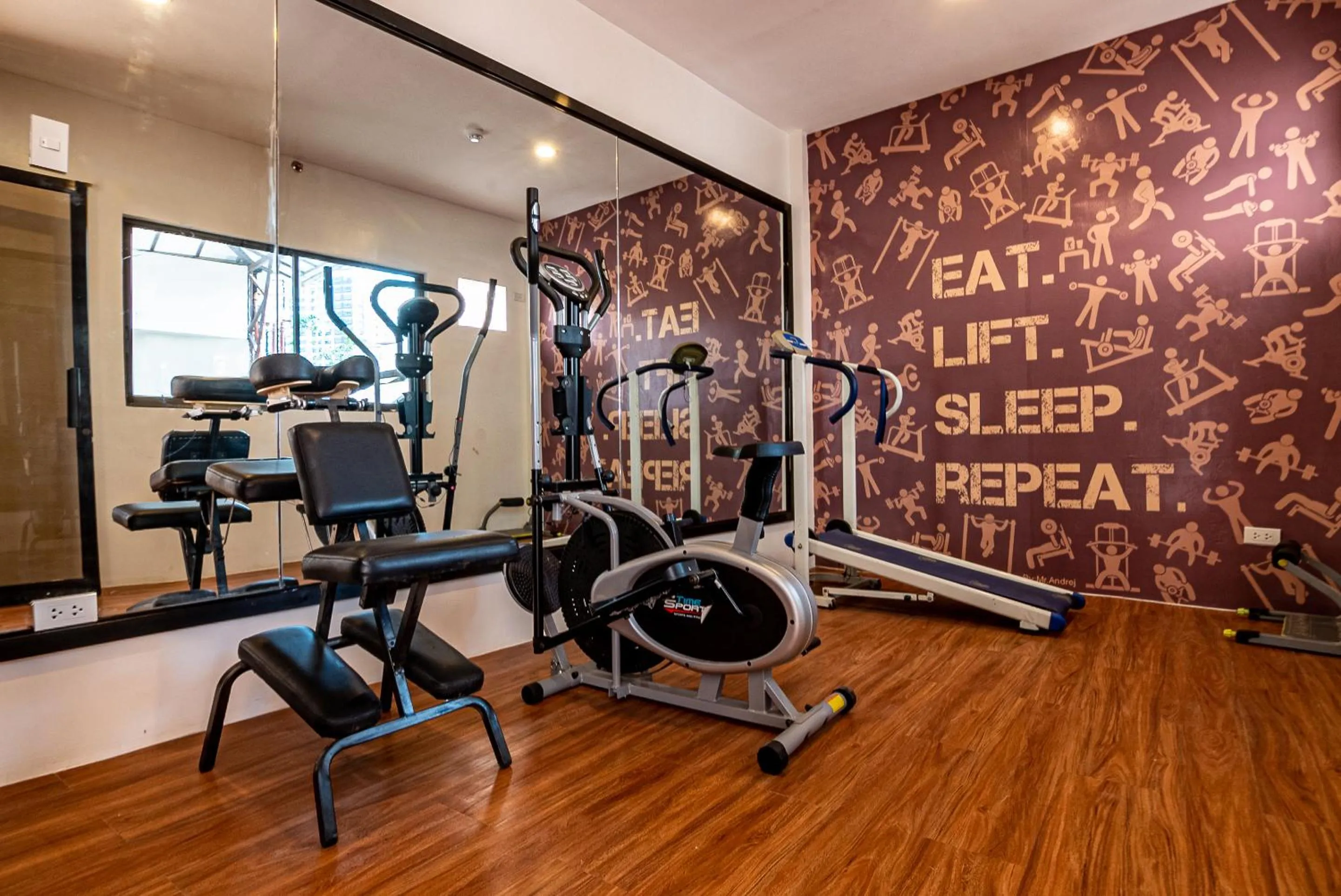 Fitness centre/facilities in Kiwi Hotel
