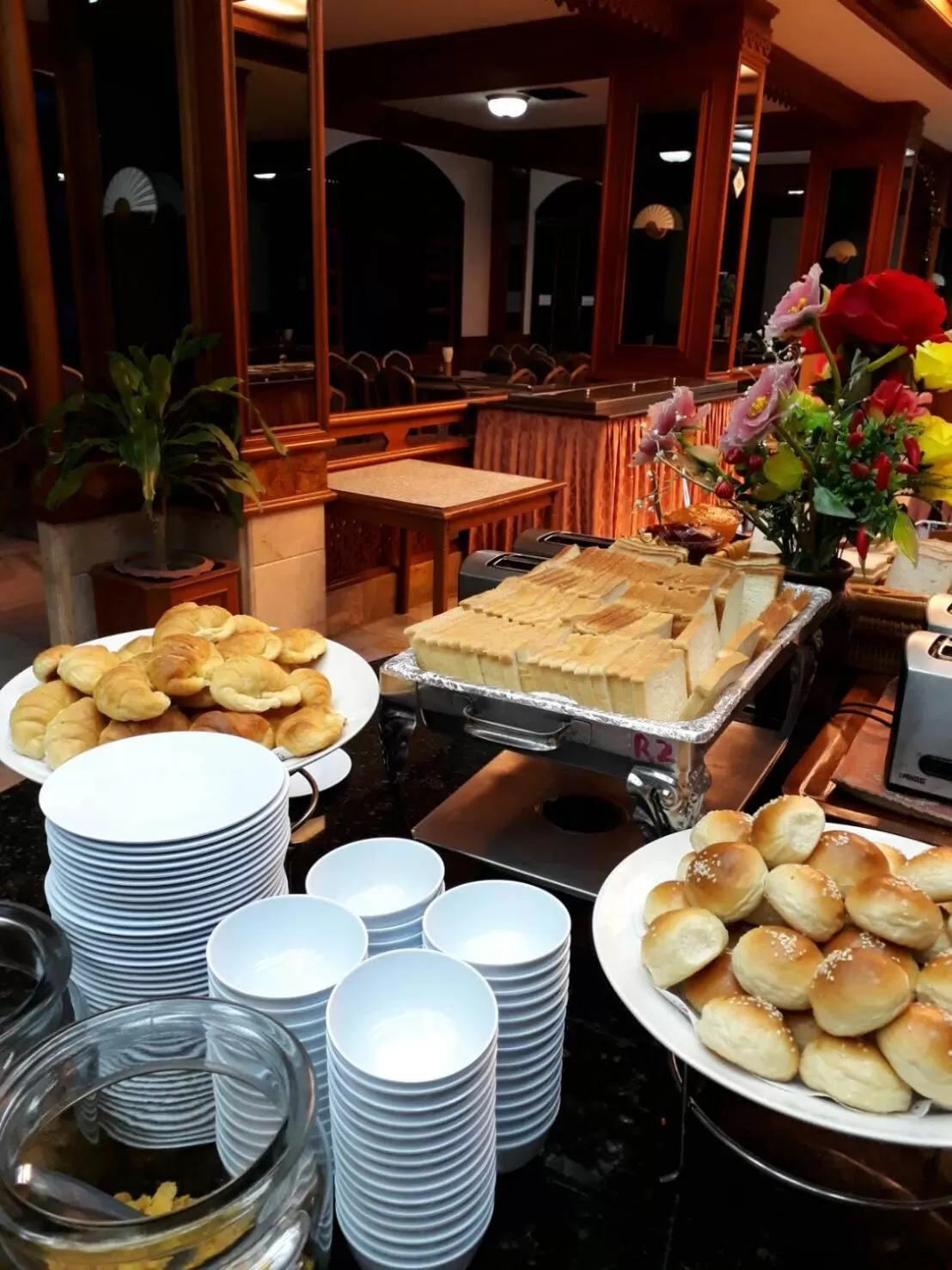 Buffet breakfast in Royal Palace Hotel