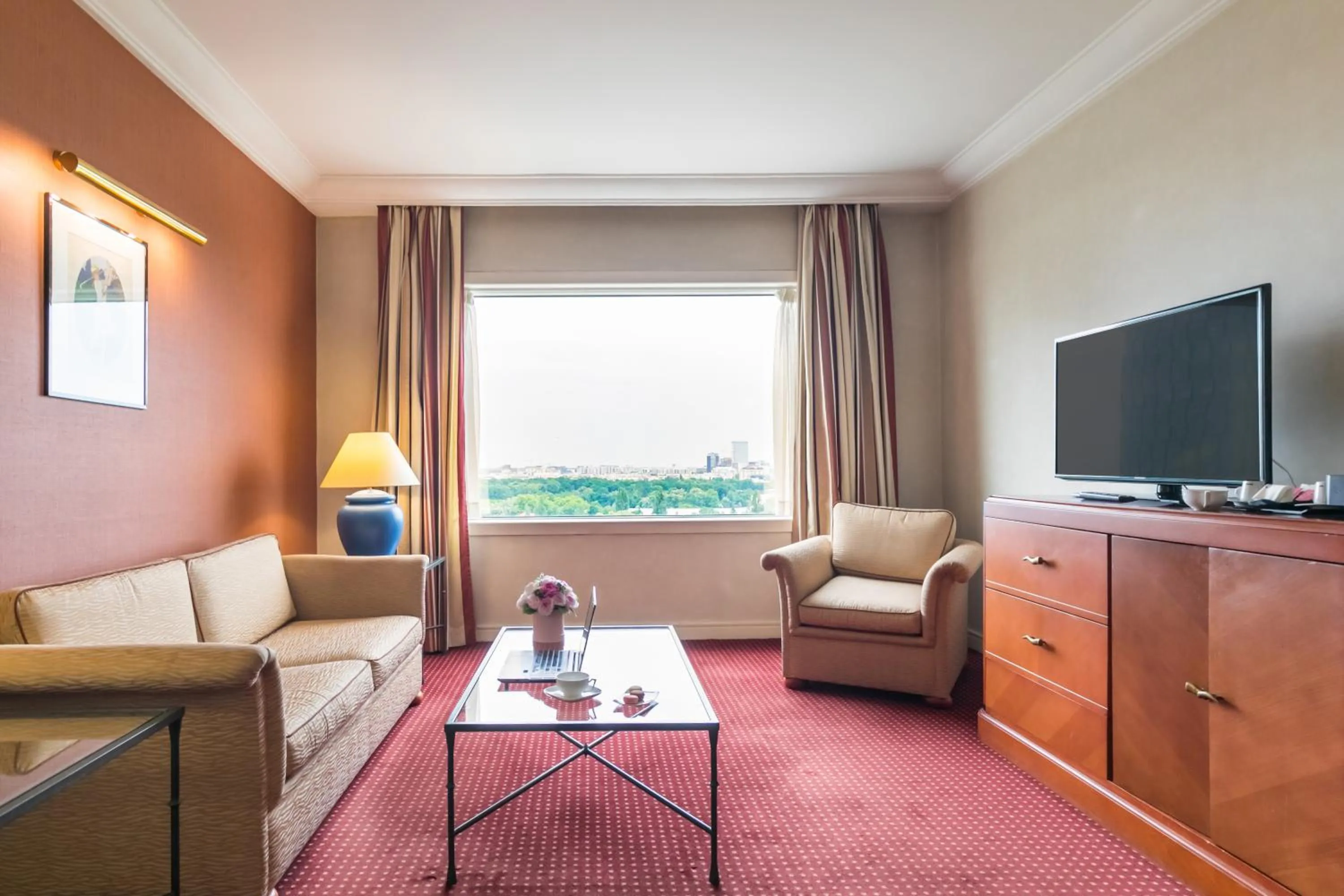 Living room in Pullman Bucharest World Trade Center