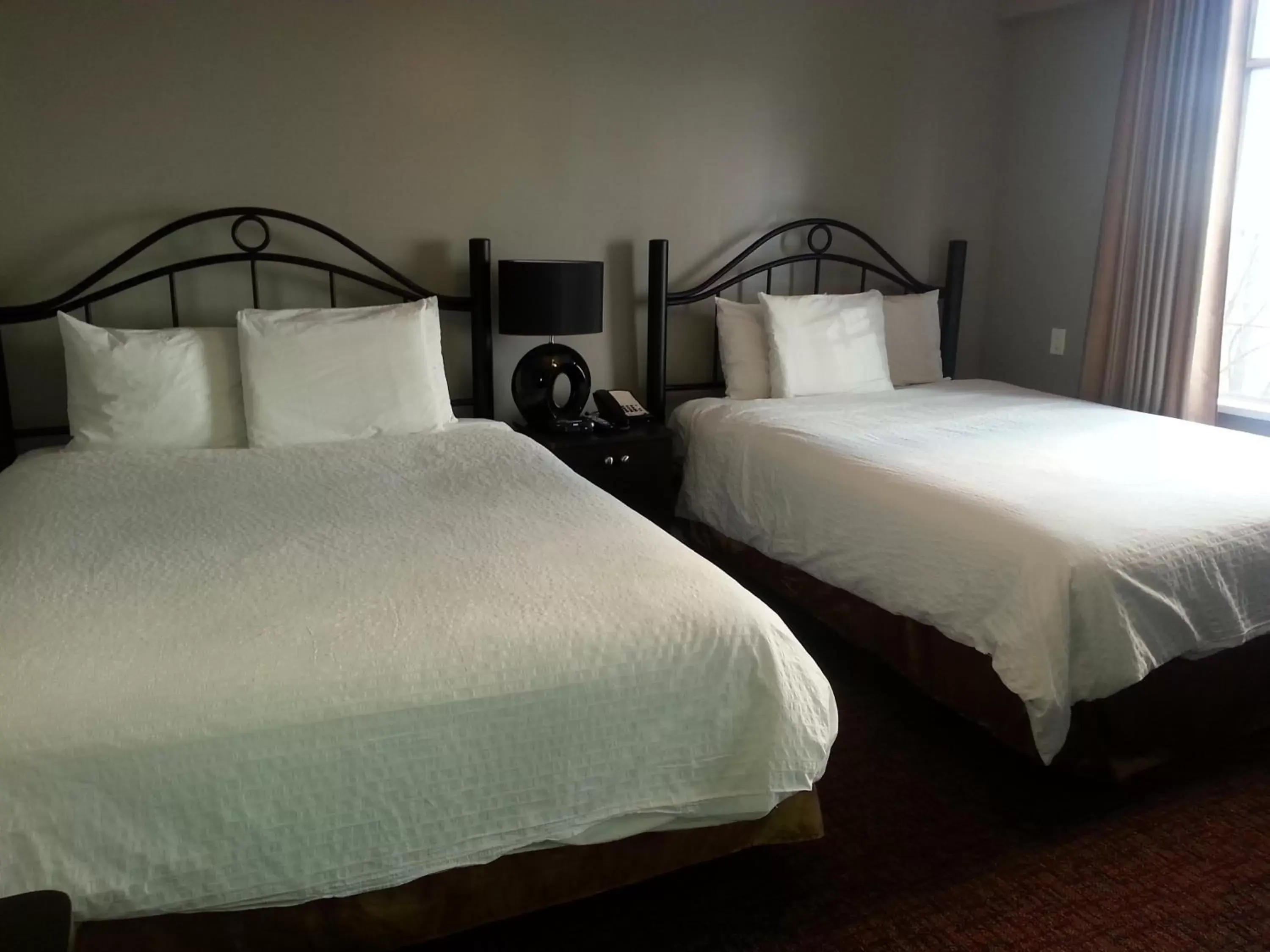 Bedroom, Bed in Barclay Hotel Bedroom, Bed in Barclay Hotel