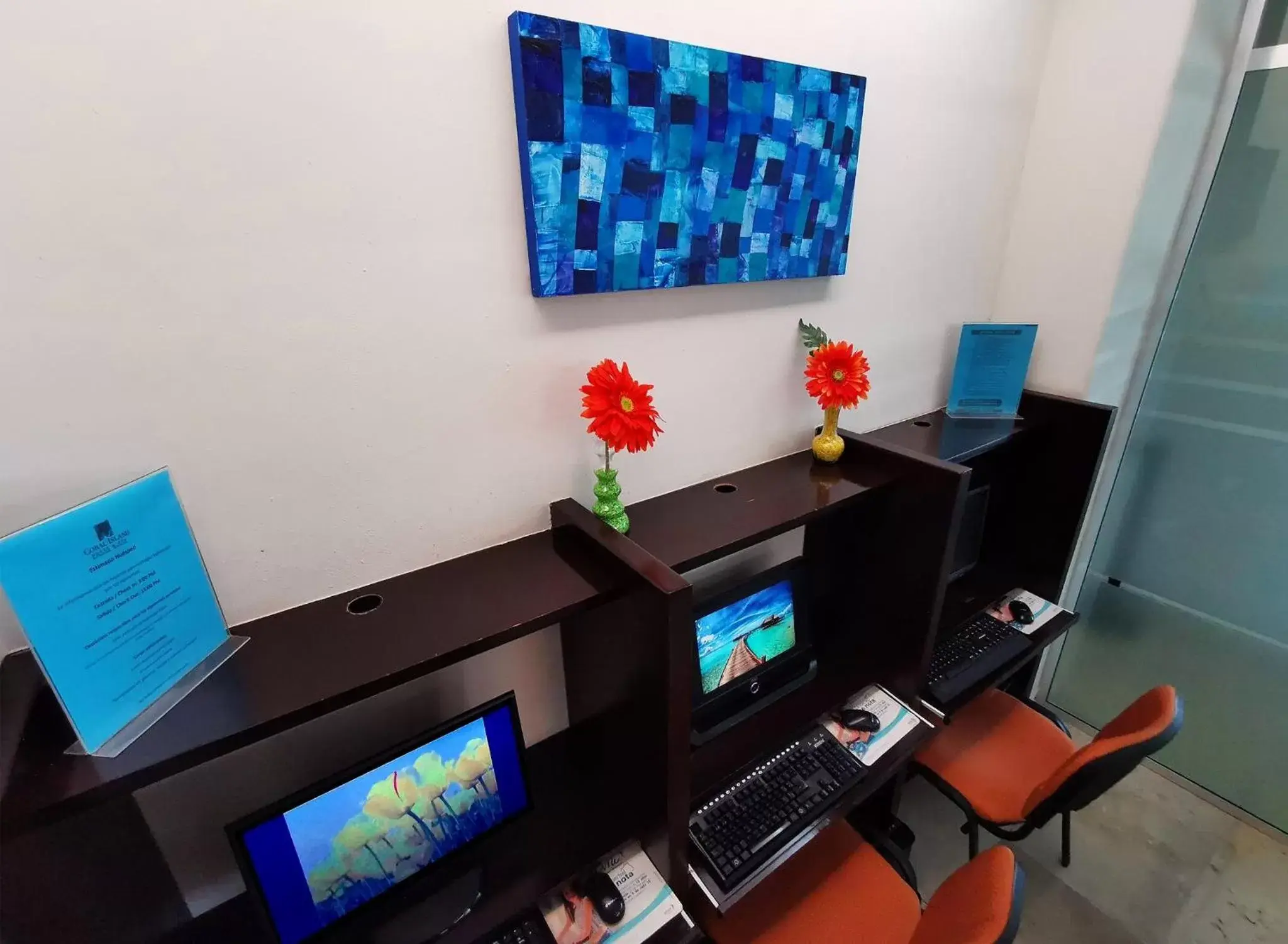 Business facilities, TV/Entertainment Center in Coral Island Beach View Hotel